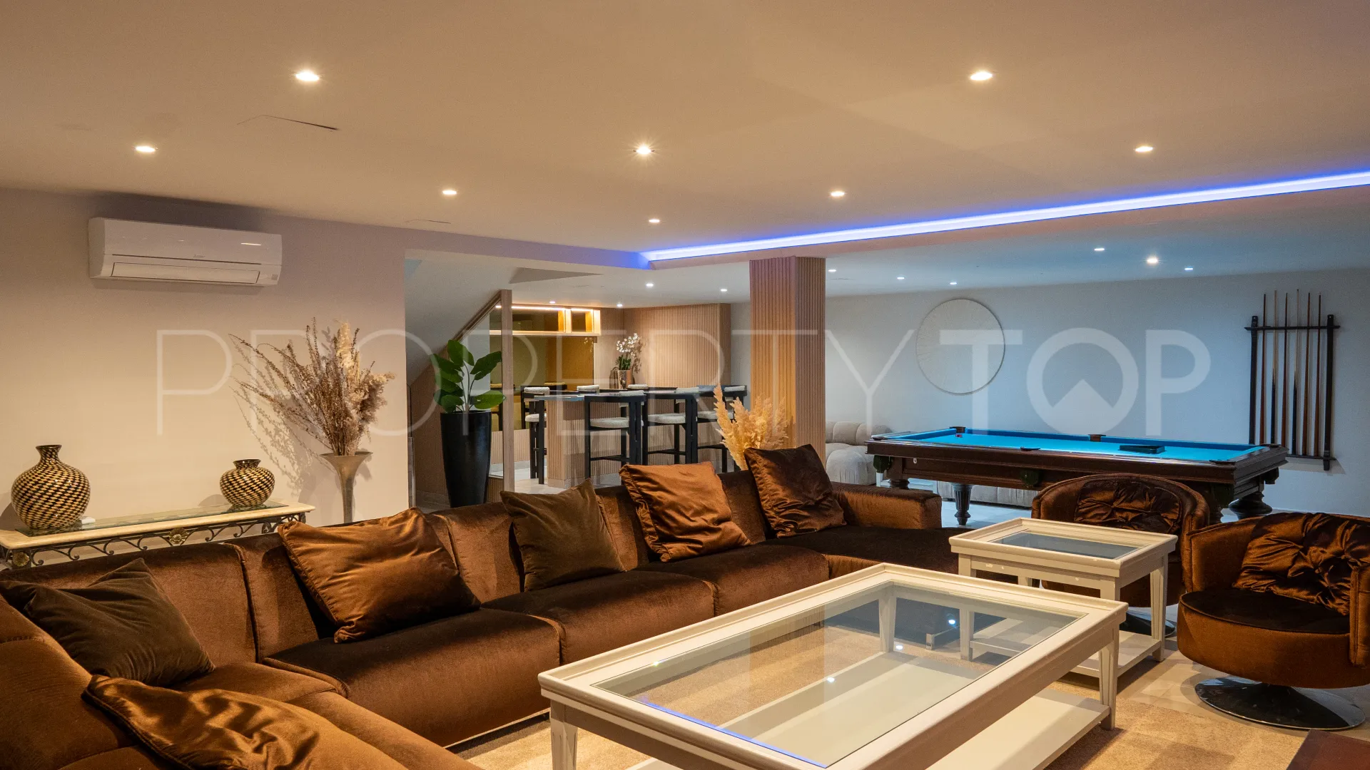 For sale Nueva Andalucia 6 bedrooms villa