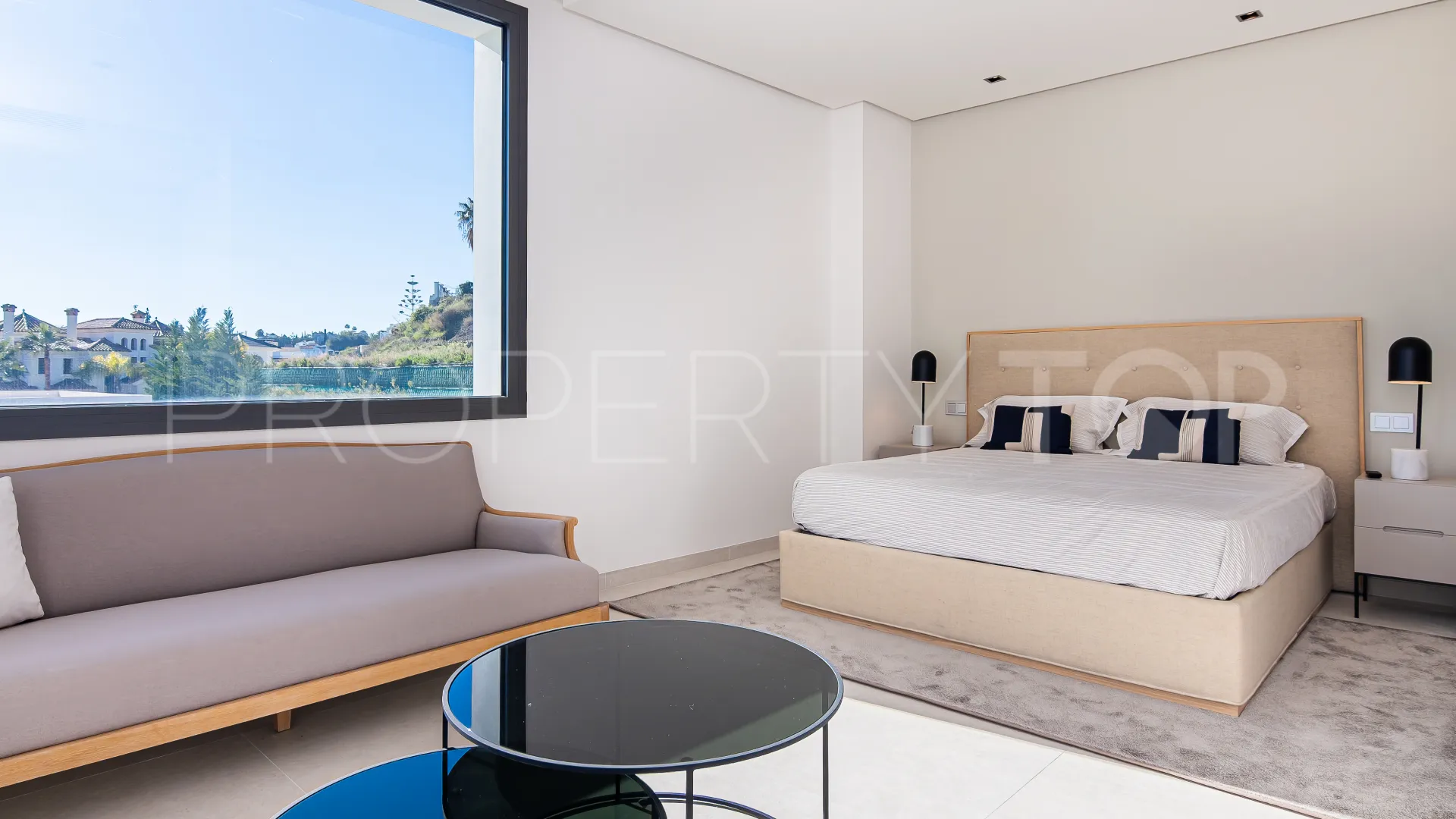 Se vende villa en Lomas de La Quinta