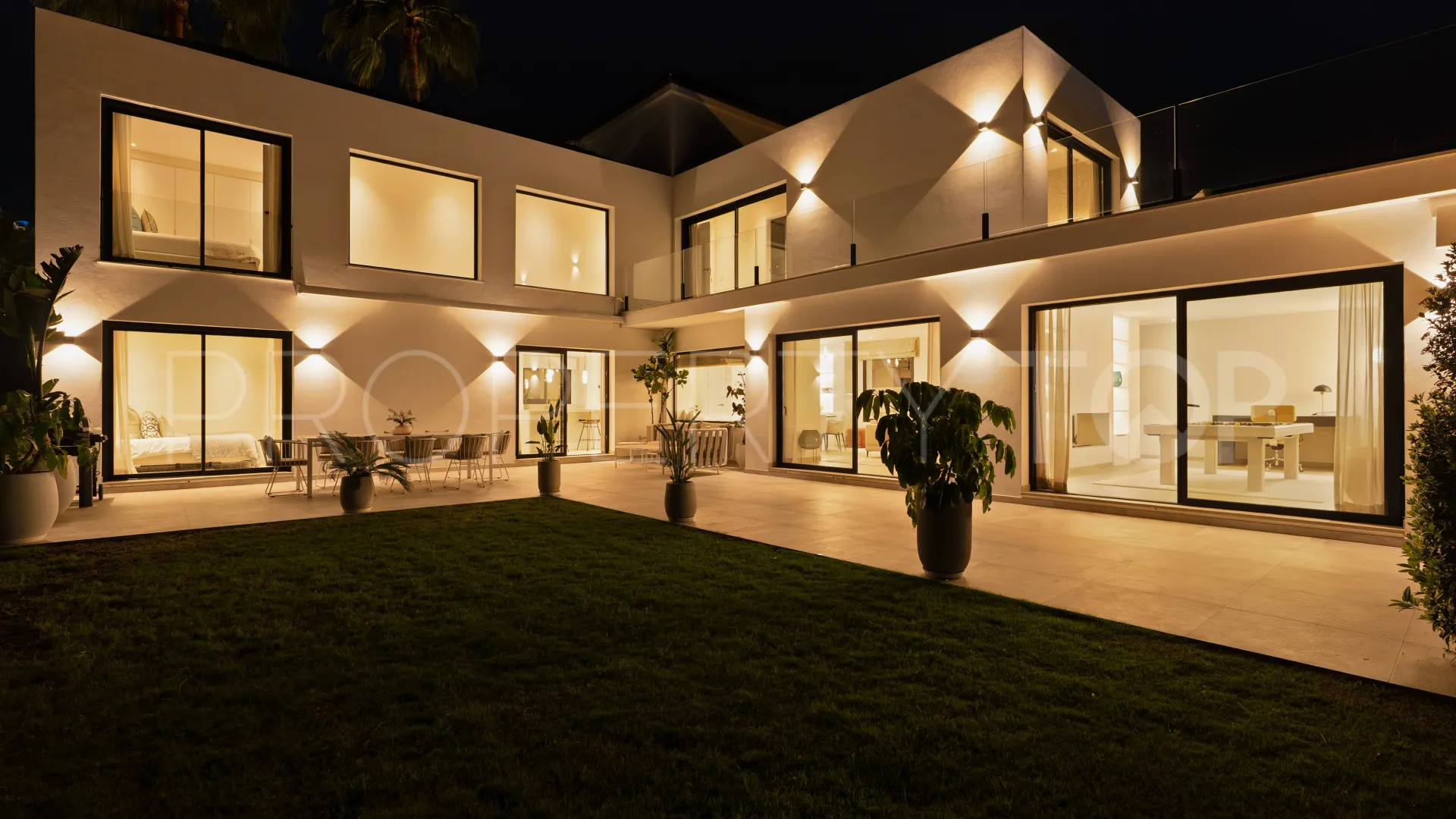For sale 4 bedrooms villa in Las Brisas