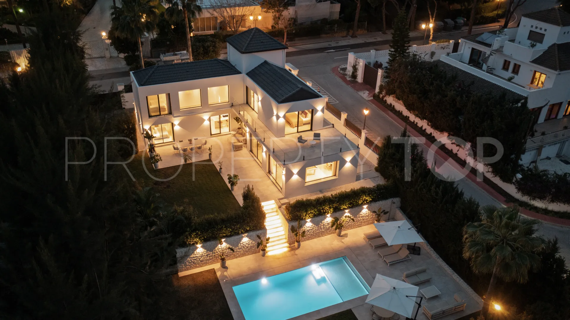 For sale 4 bedrooms villa in Las Brisas