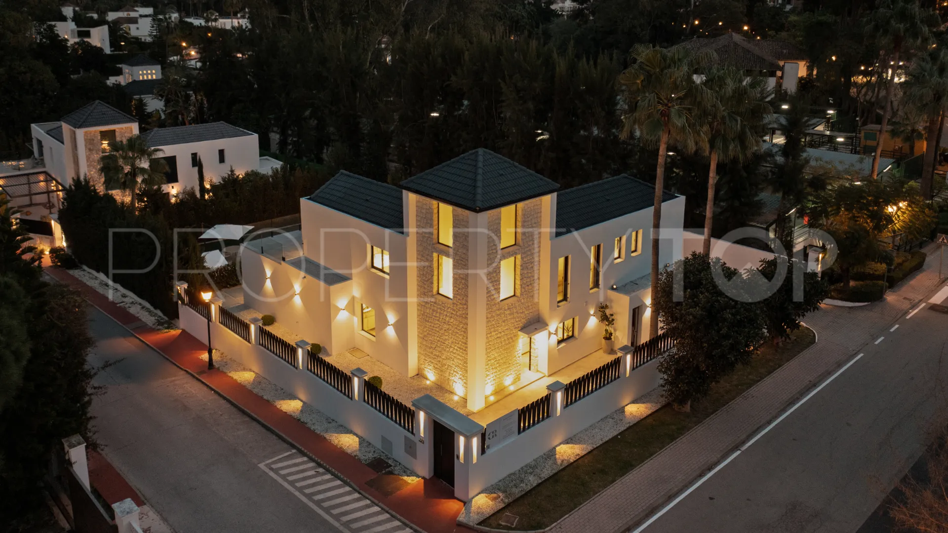 For sale 4 bedrooms villa in Las Brisas