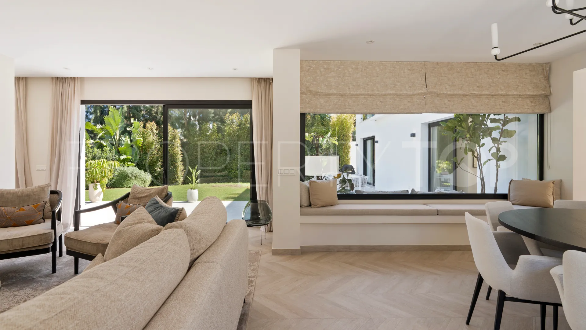 For sale 4 bedrooms villa in Las Brisas