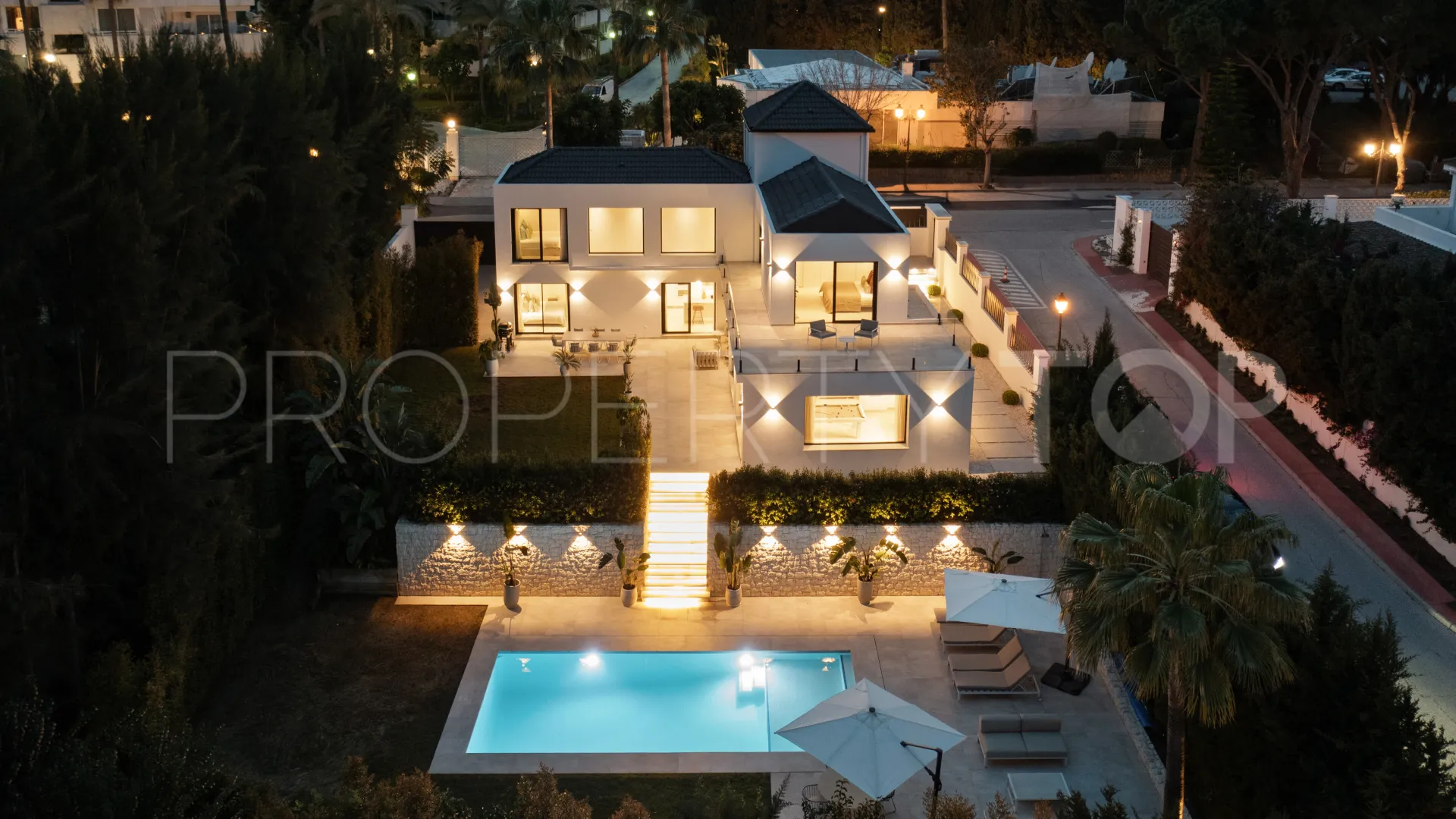For sale 4 bedrooms villa in Las Brisas