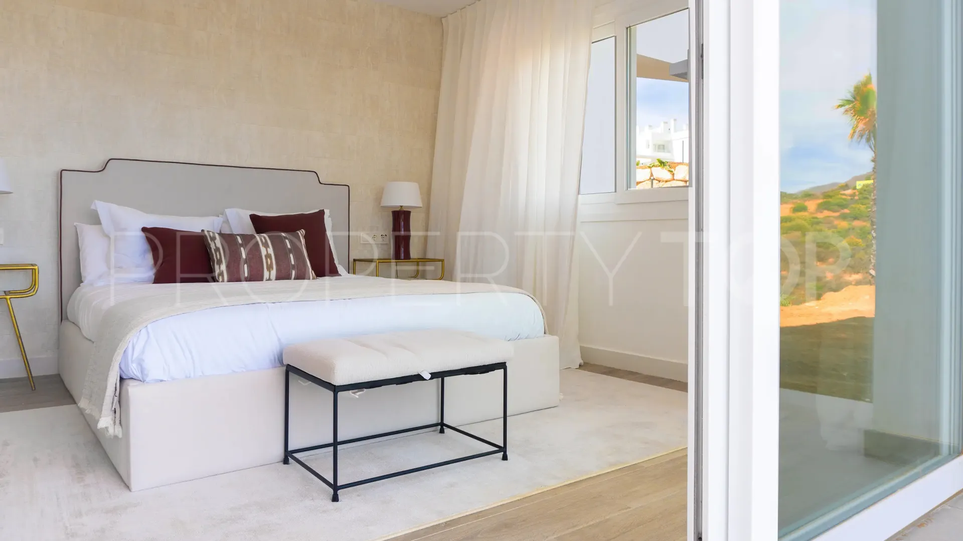Estepona West 2 bedrooms apartment for sale