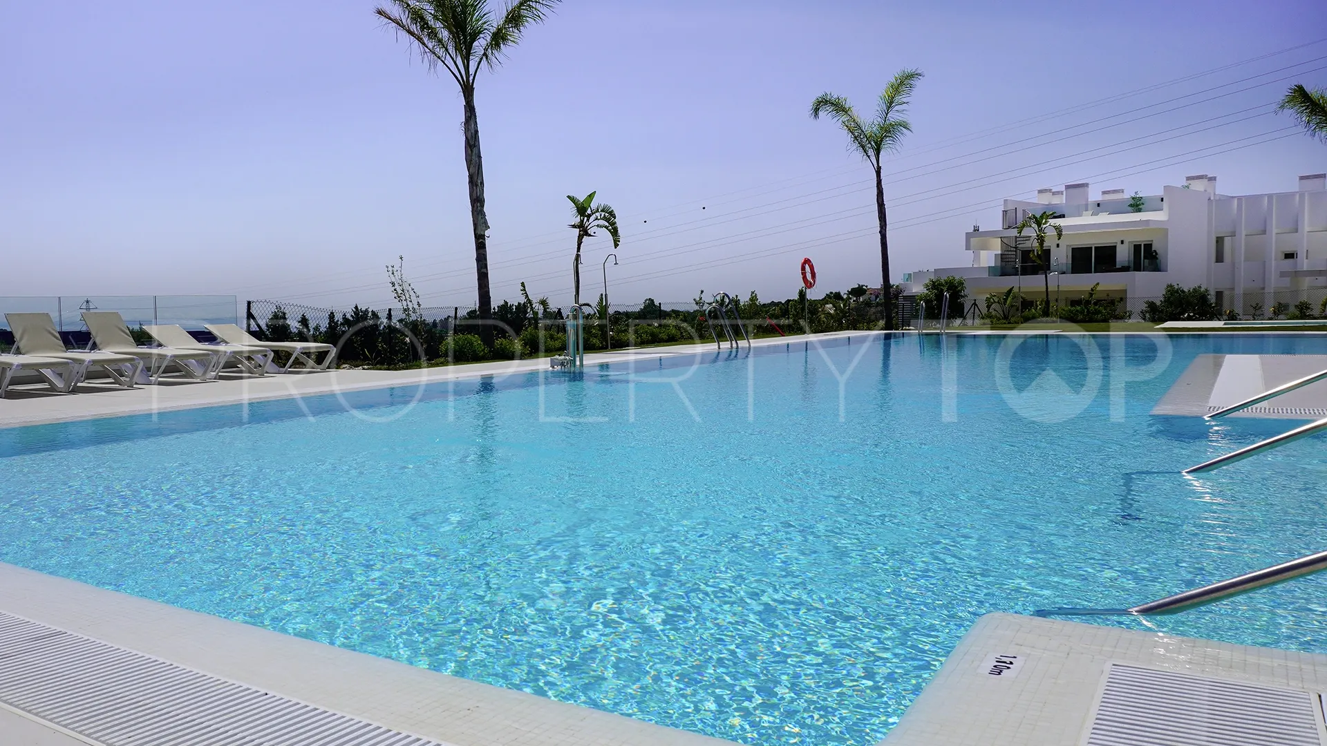 Estepona West 2 bedrooms apartment for sale