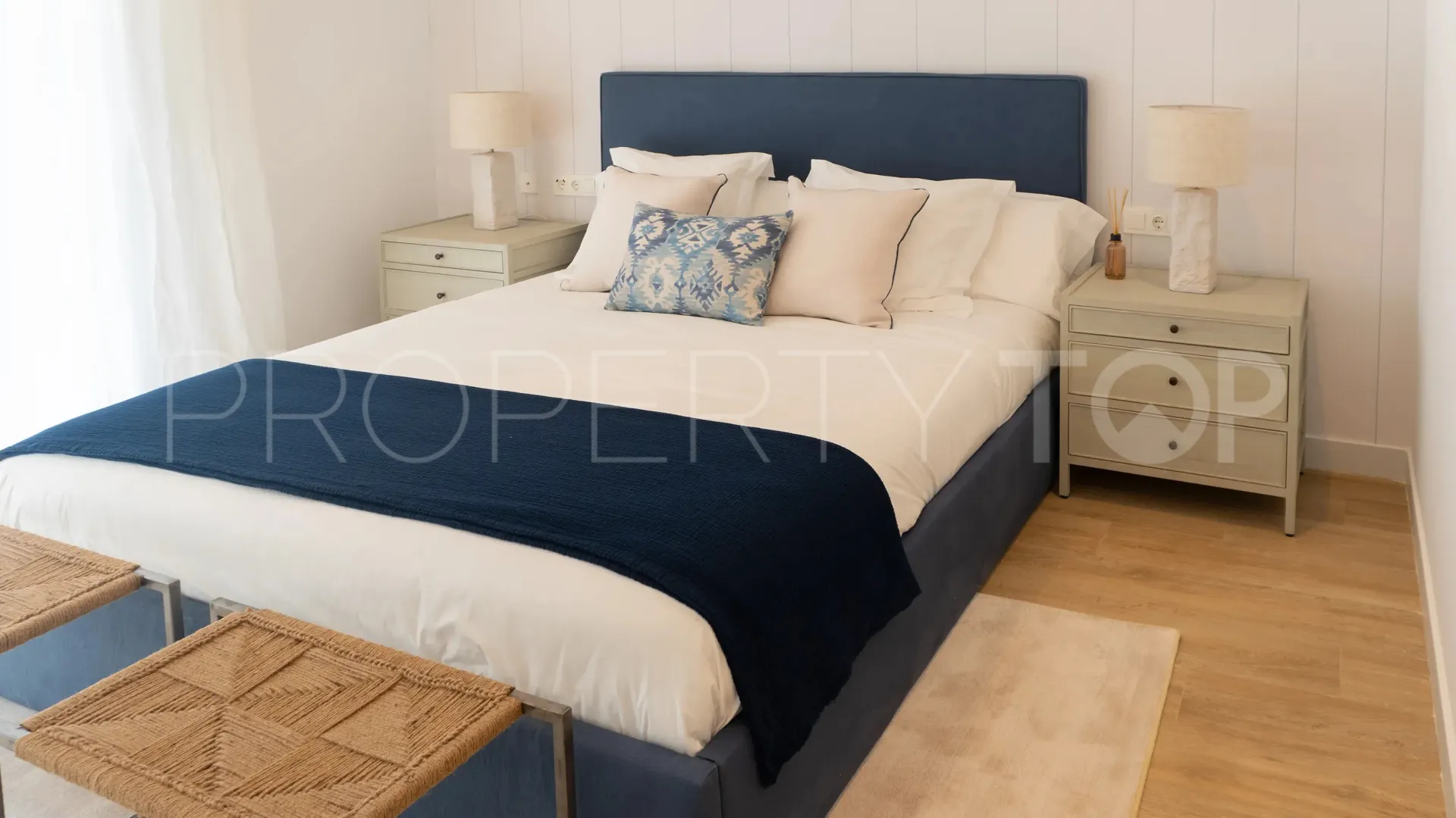 Estepona West 2 bedrooms apartment for sale