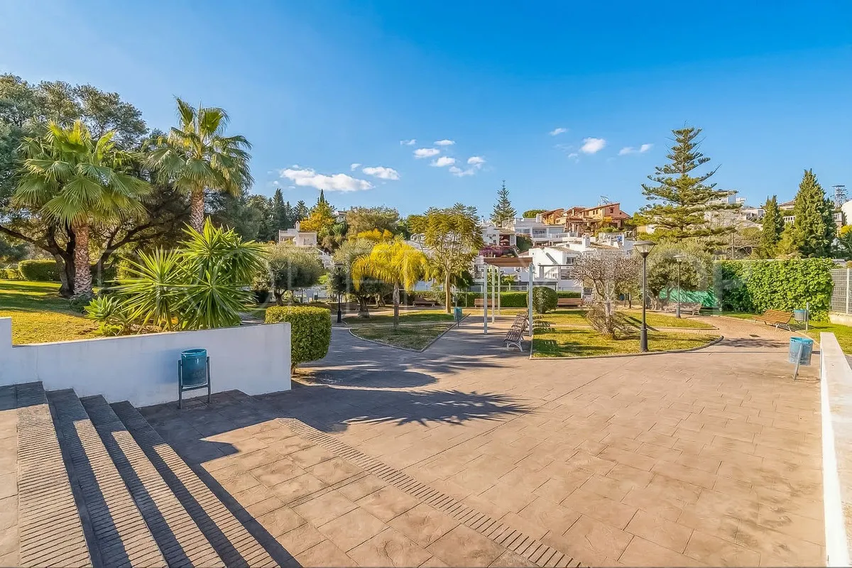Calahonda 4 bedrooms house for sale