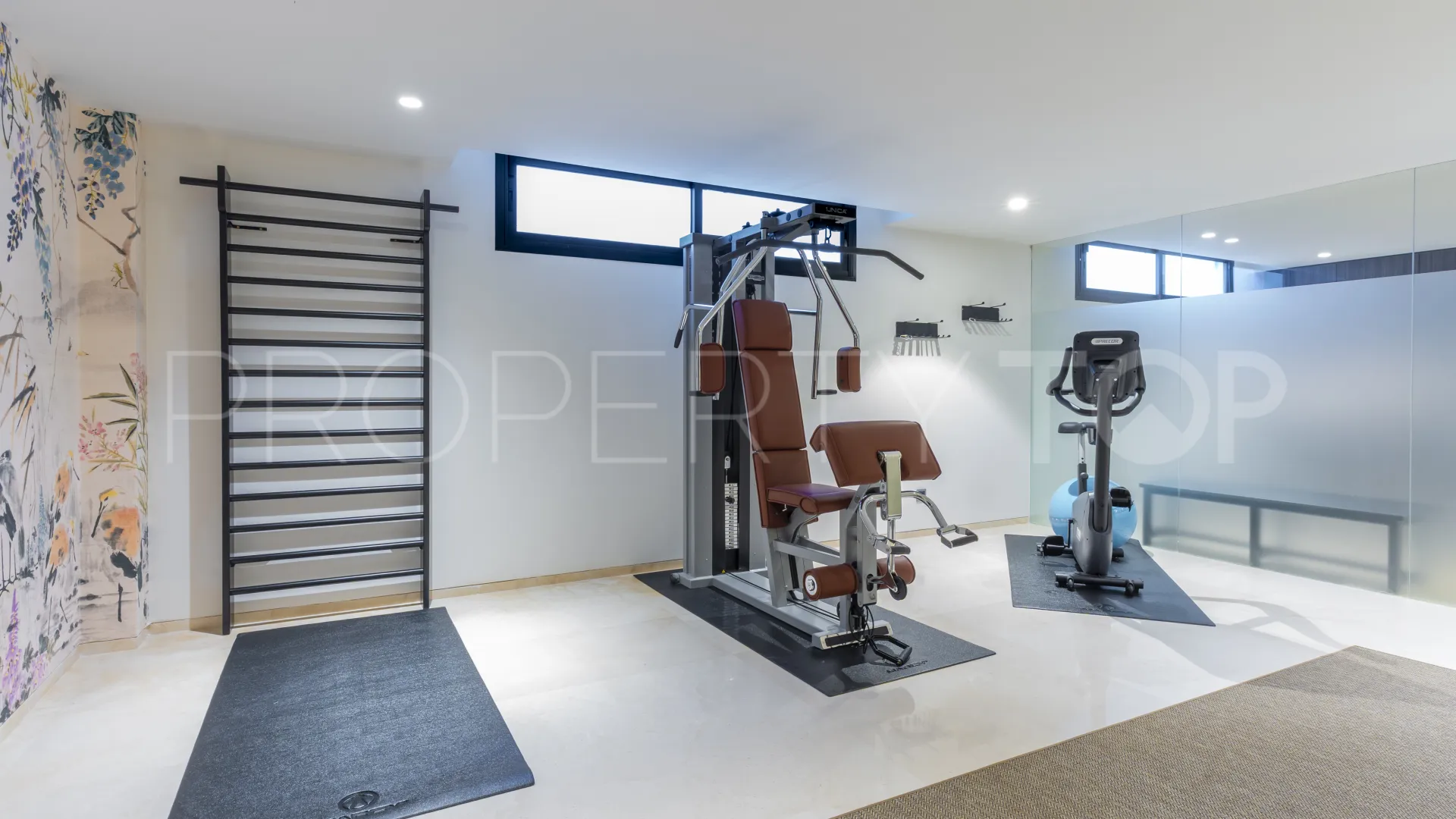 For sale villa with 5 bedrooms in Golden Mile