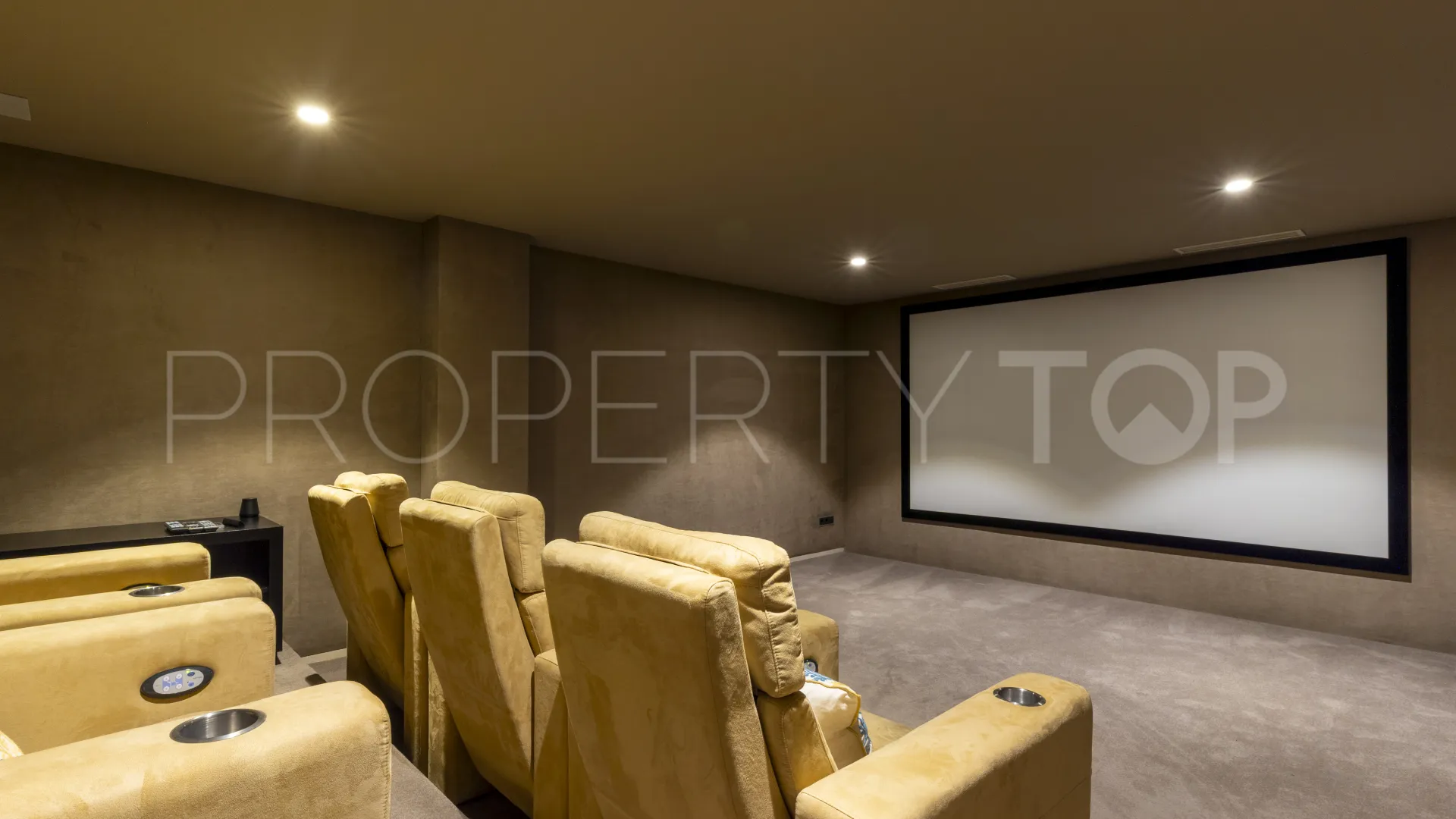 For sale villa with 5 bedrooms in Golden Mile