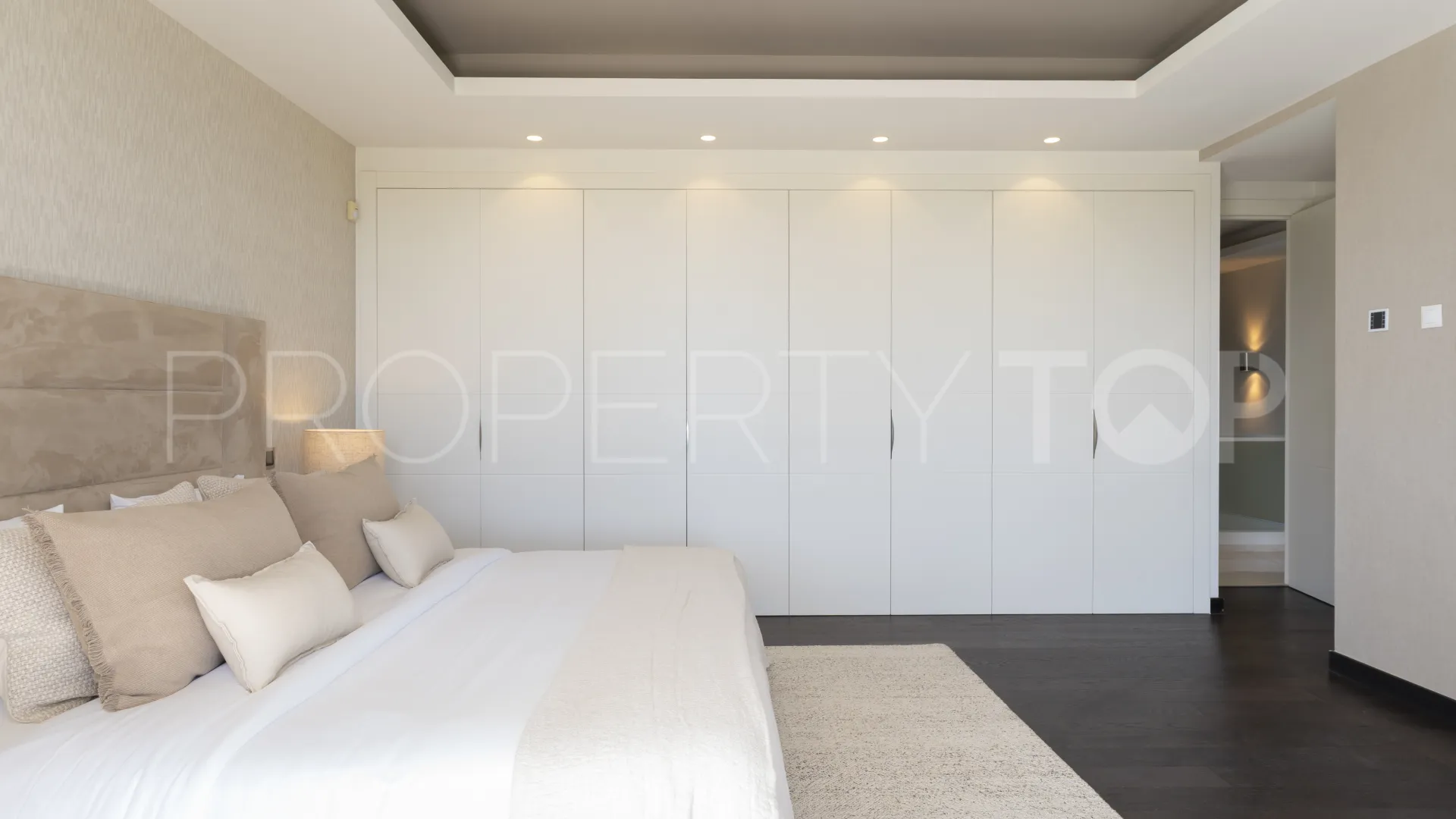 For sale villa with 5 bedrooms in Golden Mile