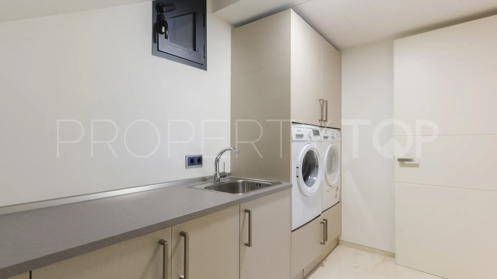 For sale villa with 5 bedrooms in Golden Mile
