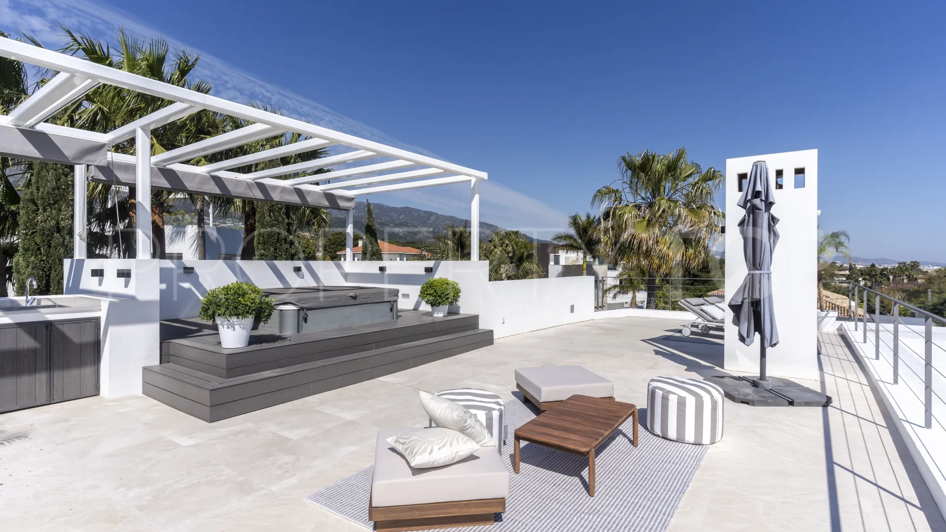 For sale villa with 5 bedrooms in Golden Mile