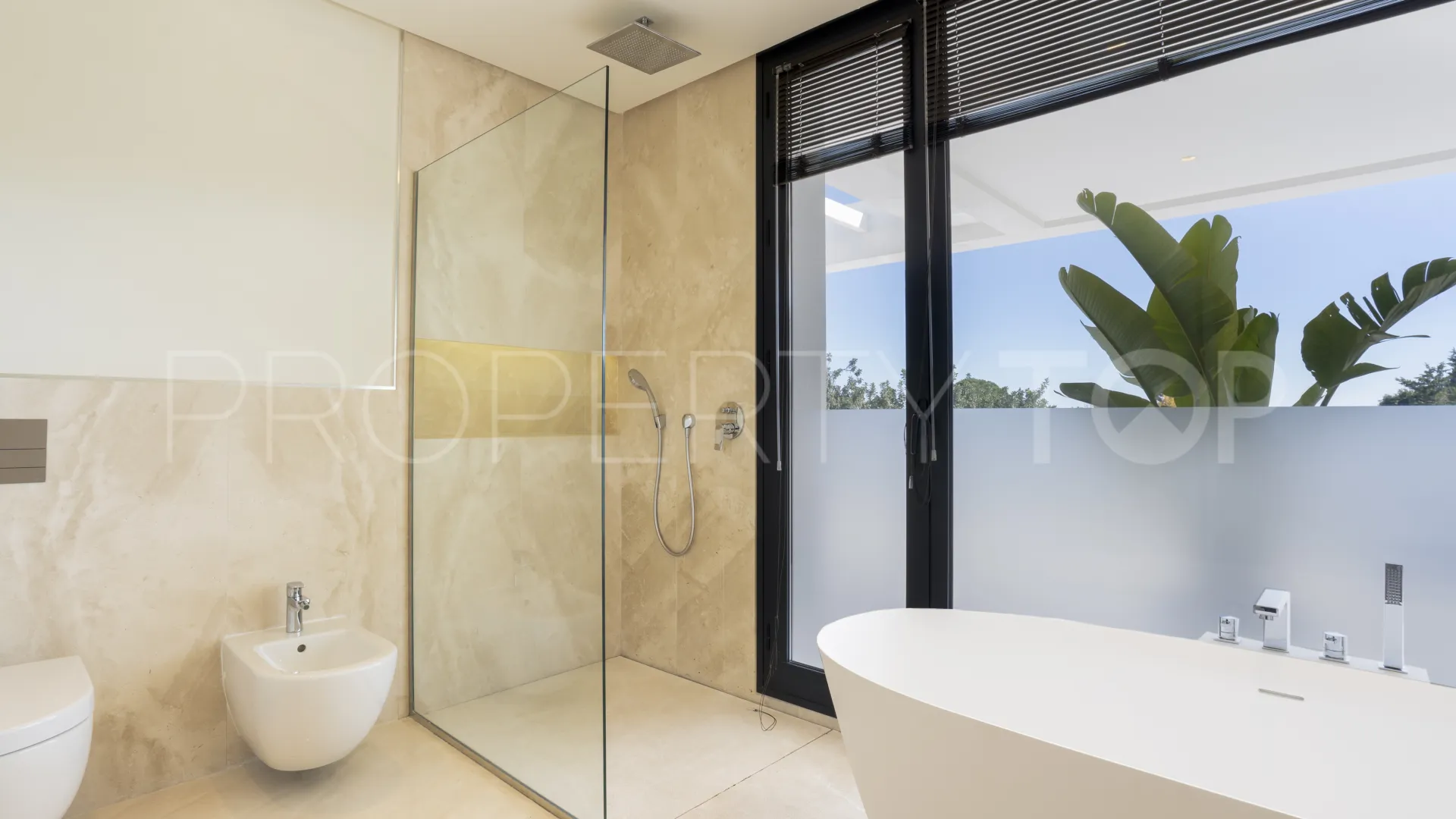 For sale villa with 5 bedrooms in Golden Mile