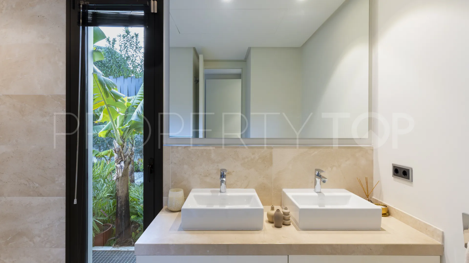 For sale villa with 5 bedrooms in Golden Mile