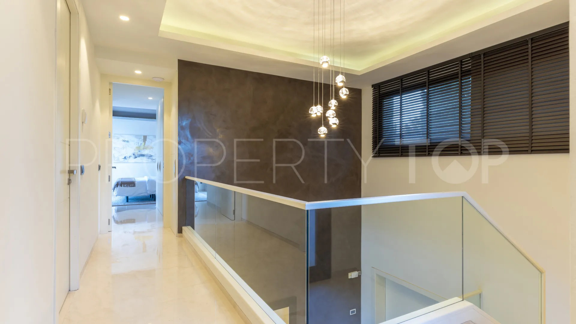 For sale villa with 5 bedrooms in Golden Mile