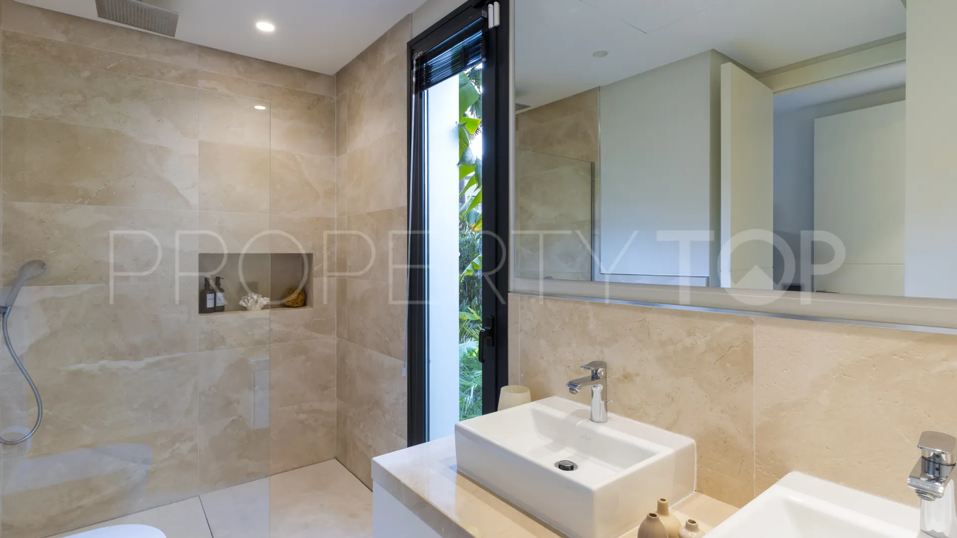 For sale villa with 5 bedrooms in Golden Mile