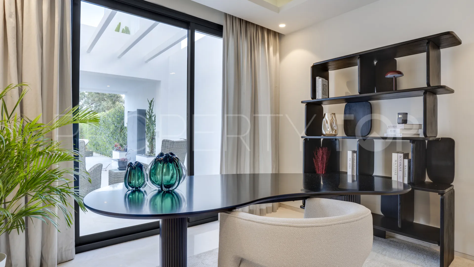 For sale villa with 5 bedrooms in Golden Mile