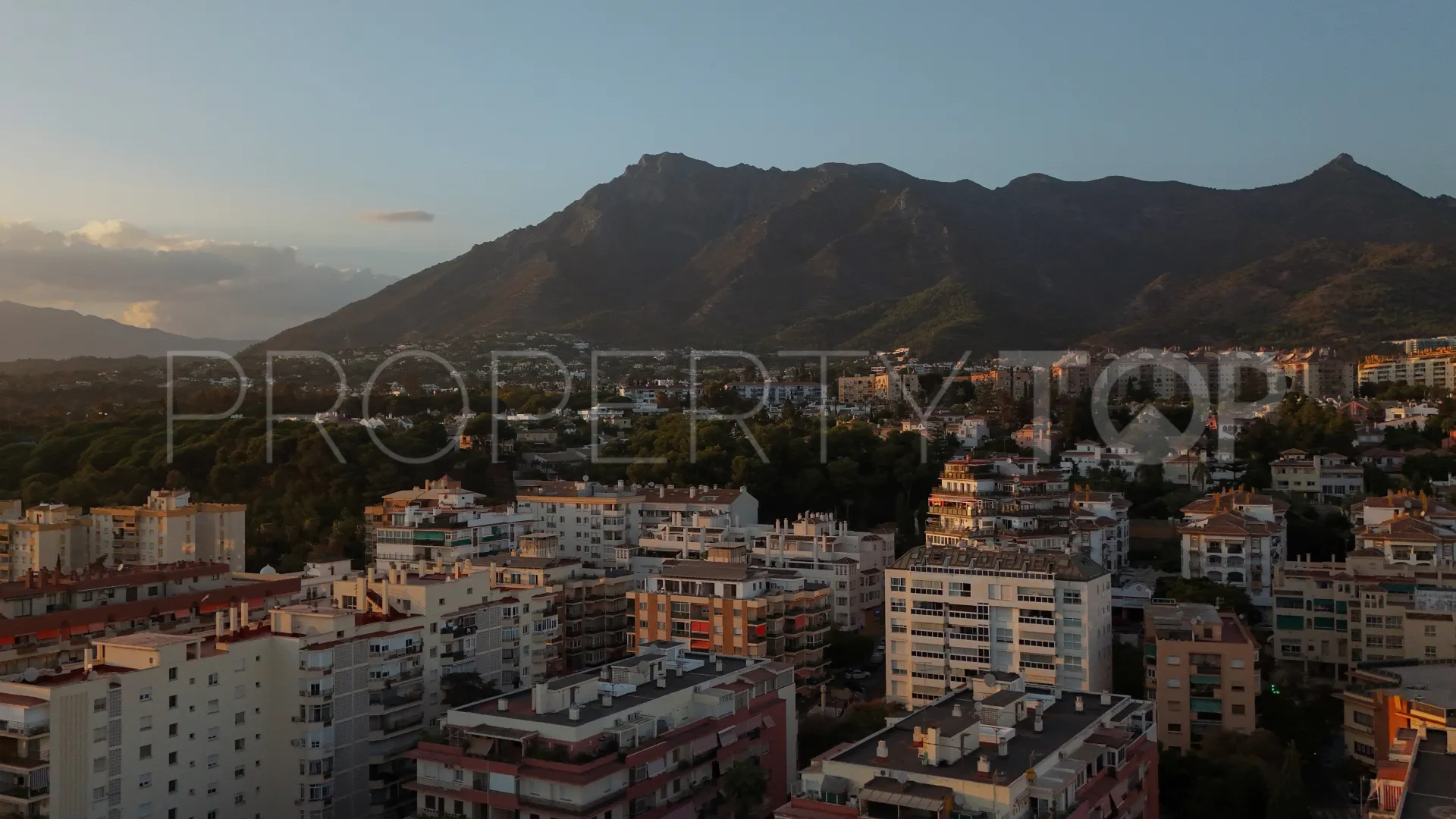 Comprar Ático con 3 dormitorios en Marbella Centro