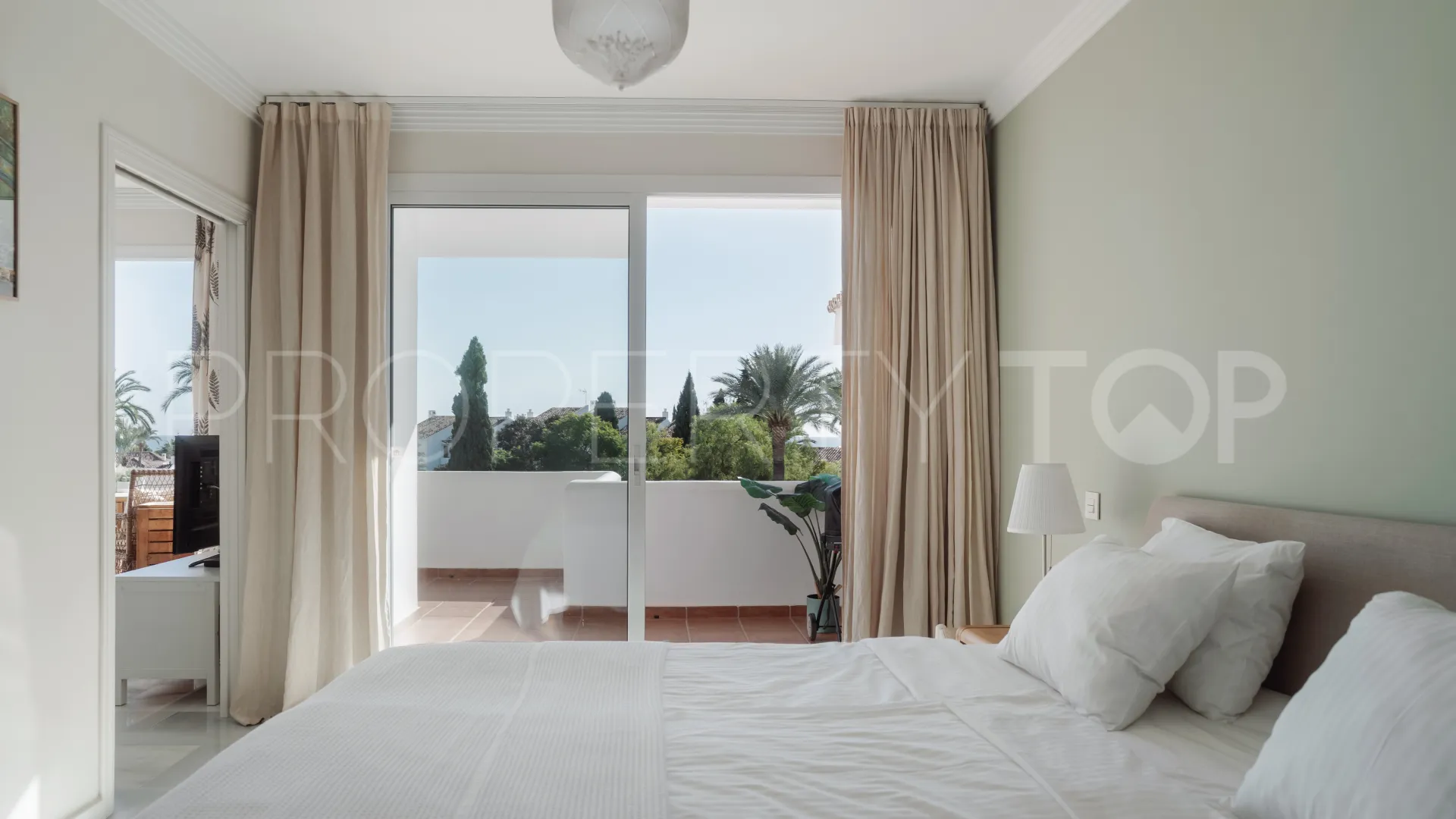 Apartamento en venta en Nueva Andalucia