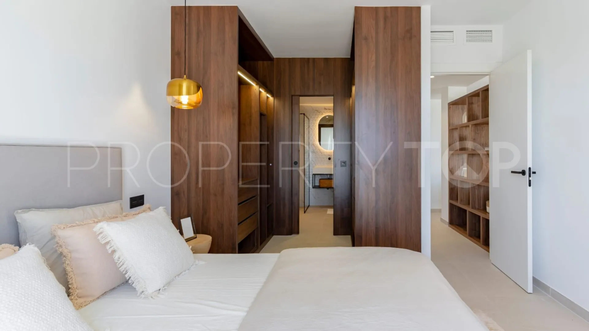 Buy Marbella apartment with 3 bedrooms