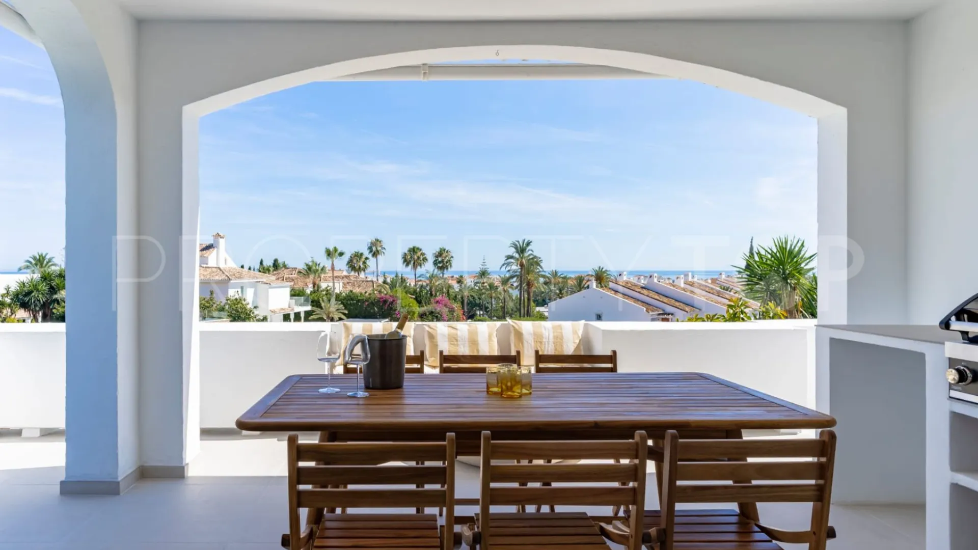 Buy Marbella apartment with 3 bedrooms