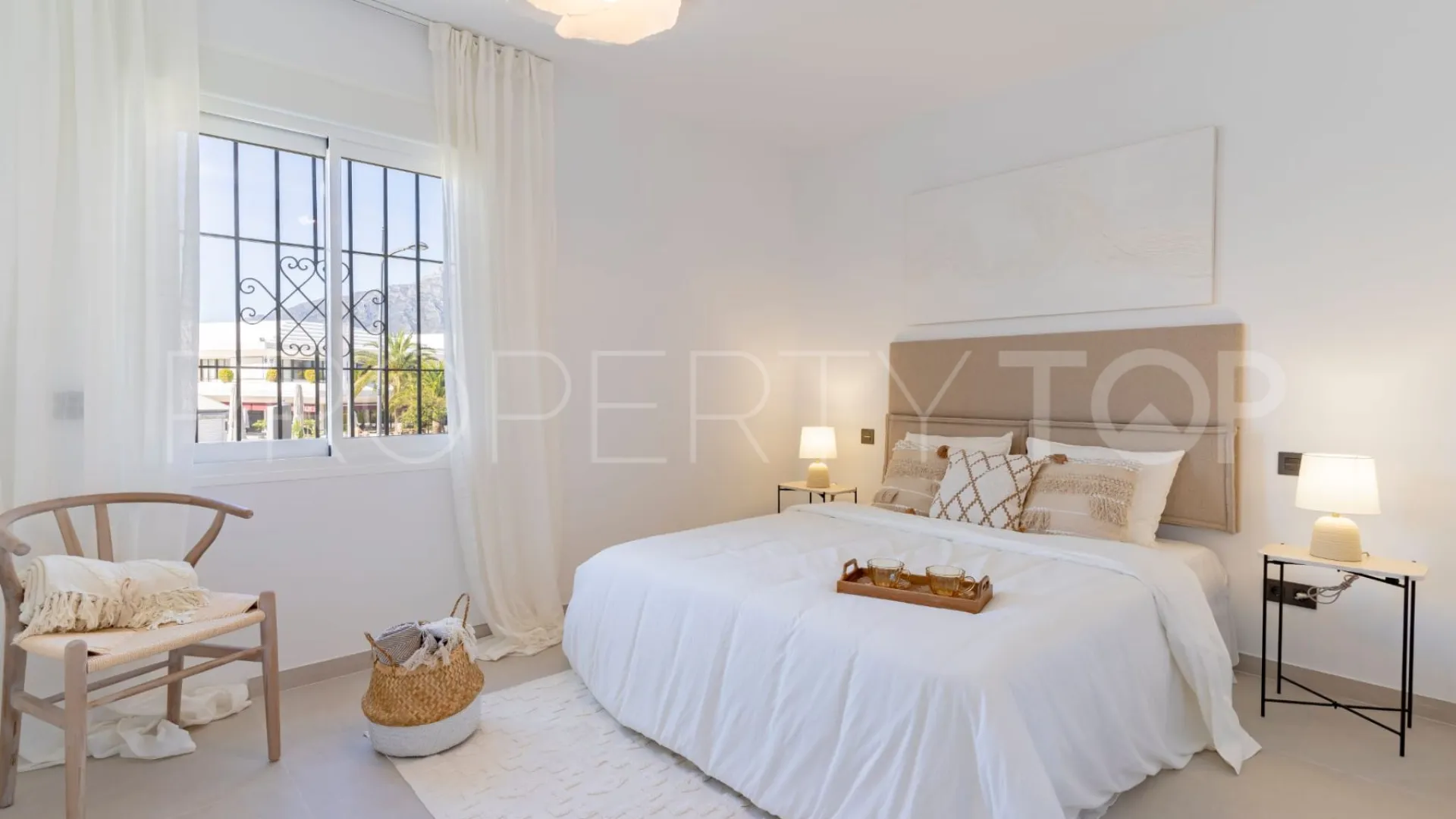Buy Marbella apartment with 3 bedrooms