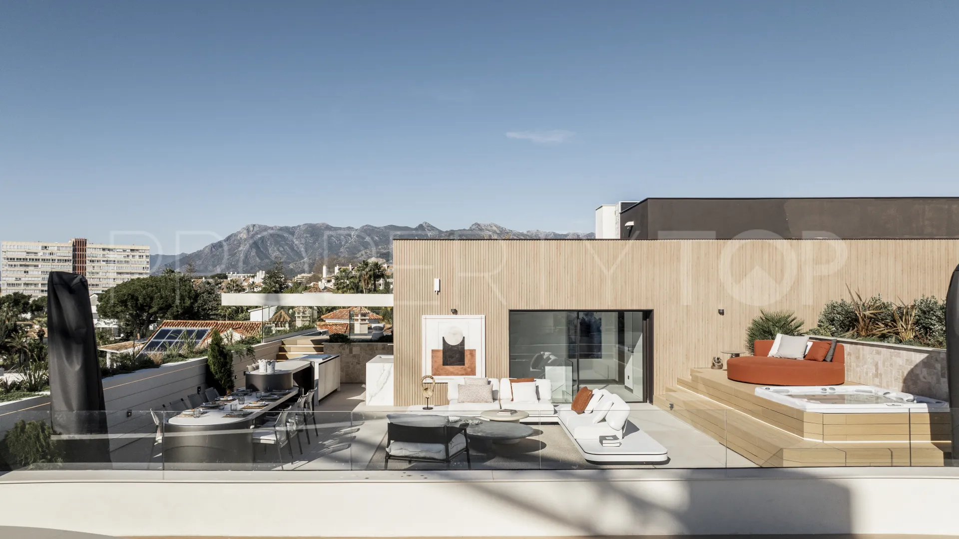 Villa for sale in Marbella East with 4 bedrooms