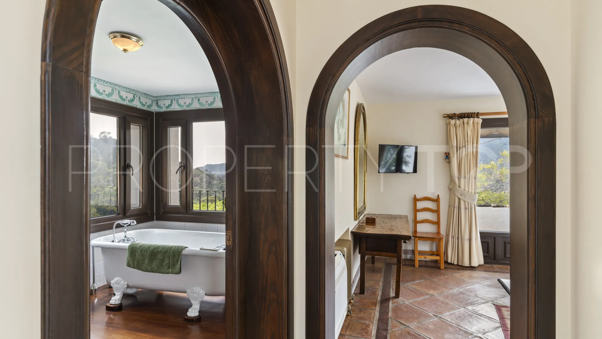 For sale Istan 6 bedrooms villa