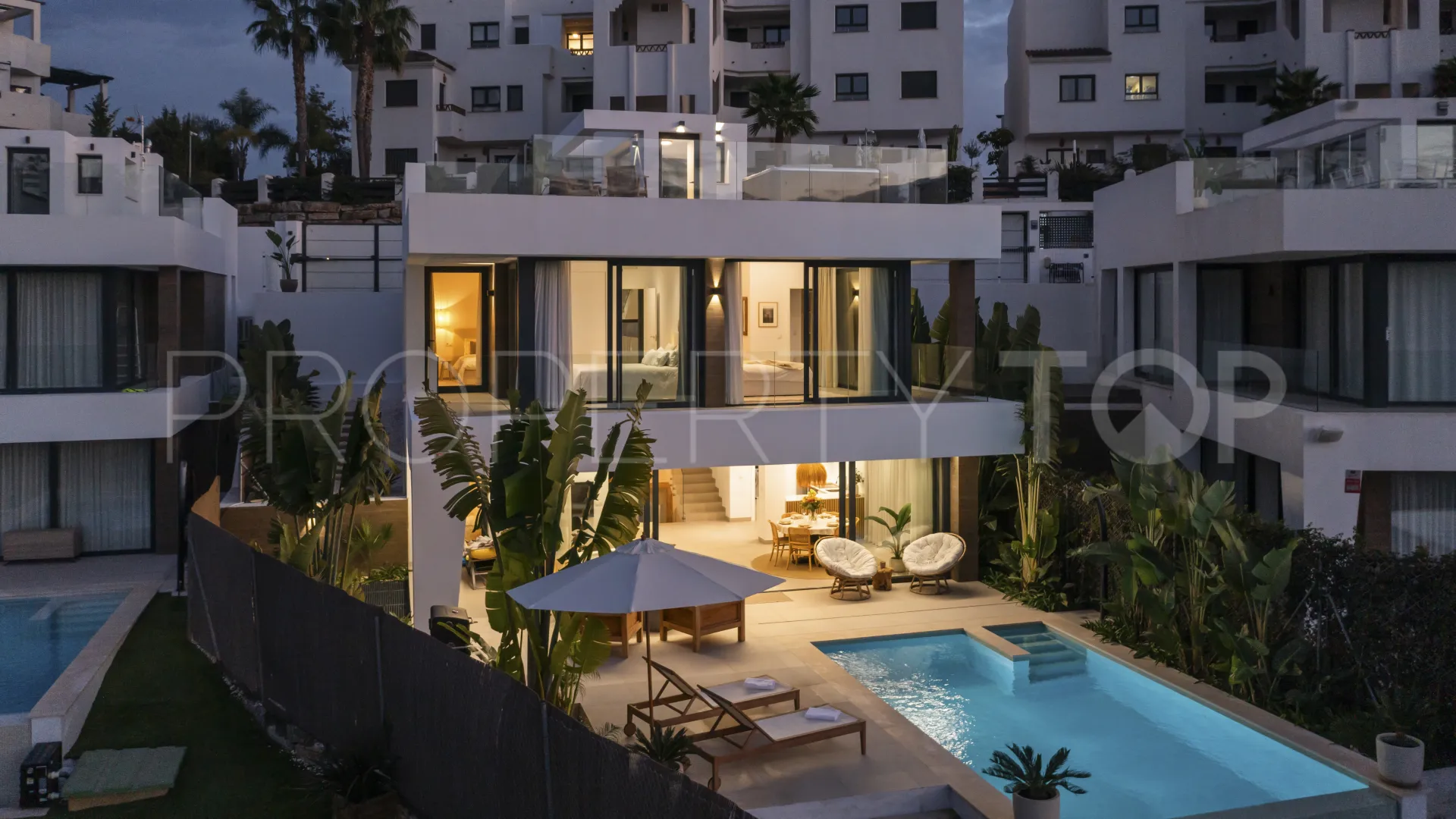For sale villa in New Golden Mile