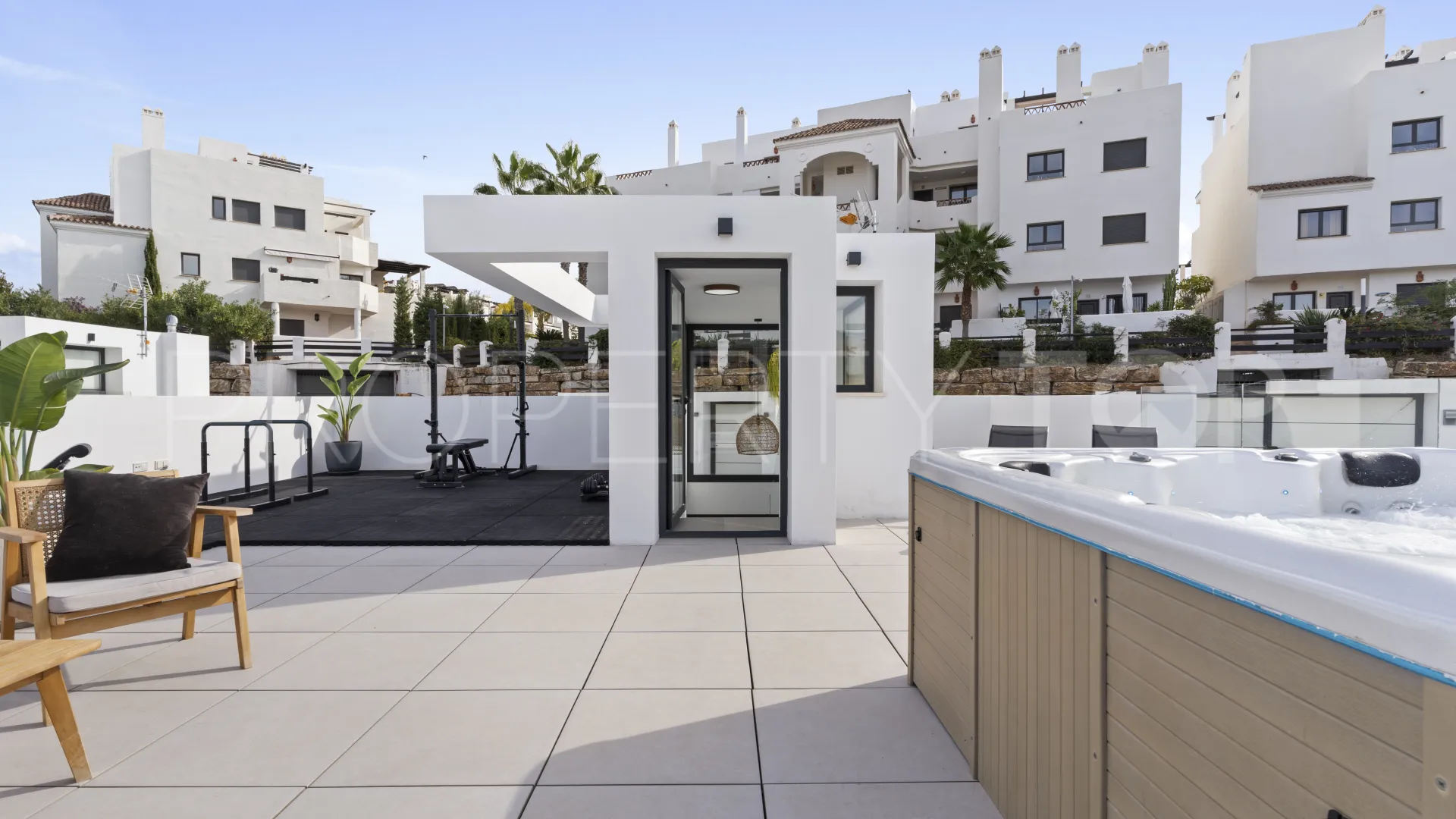For sale villa in New Golden Mile