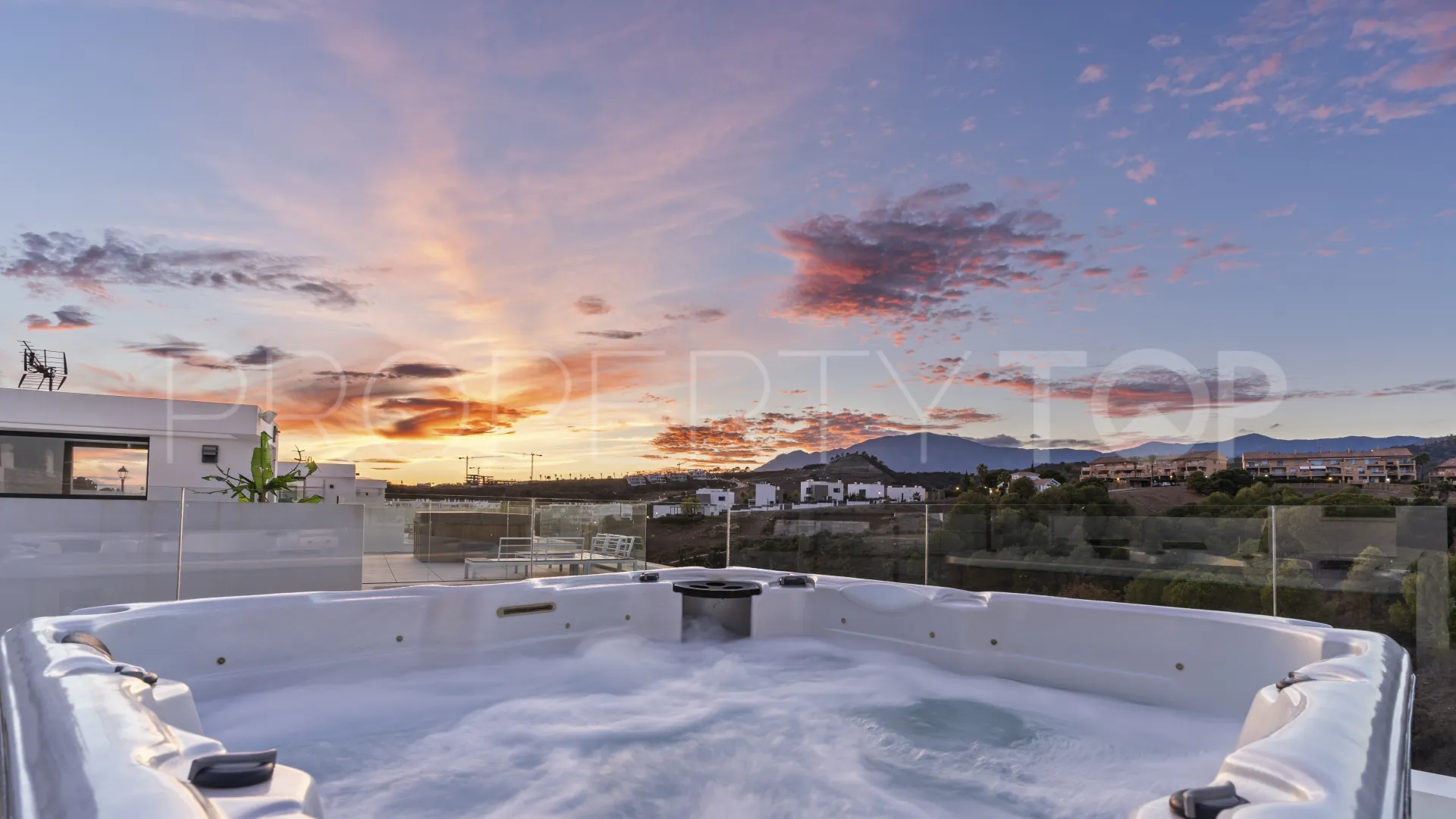 For sale villa in New Golden Mile