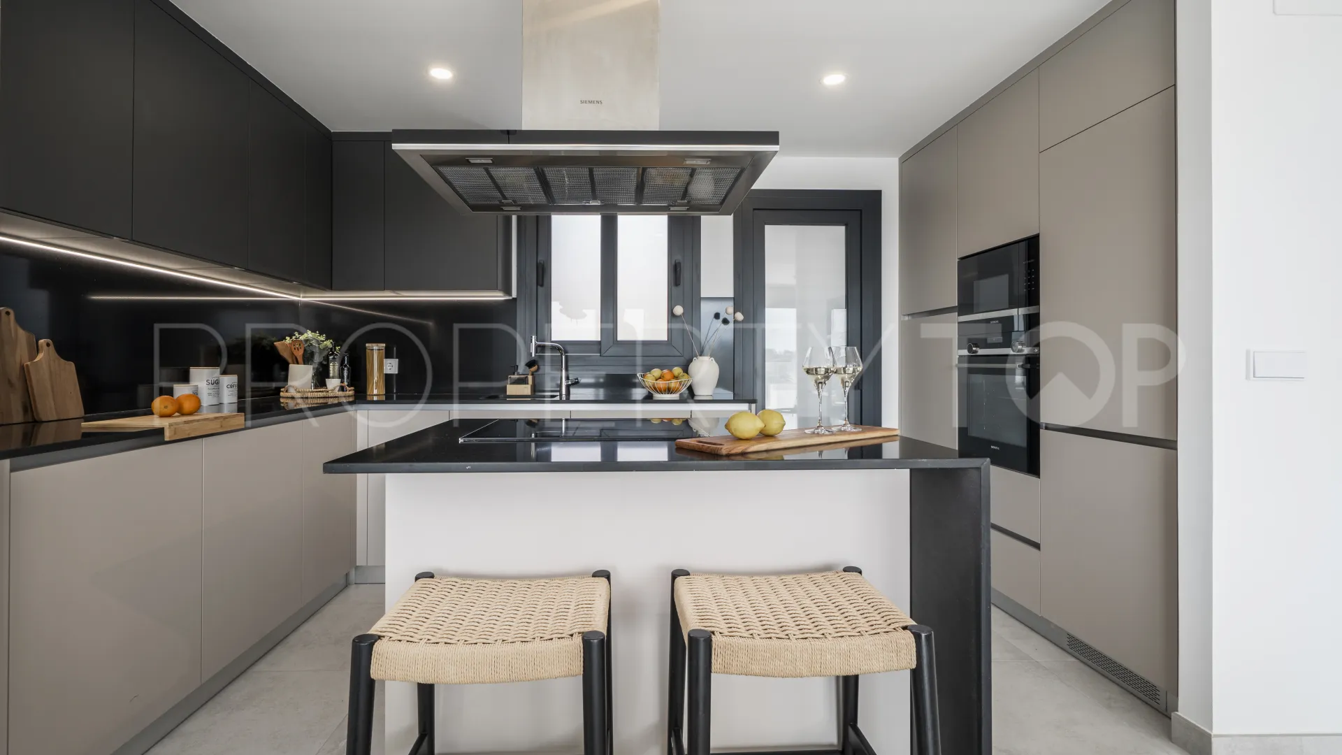 Estepona, Ático en venta de 3 dormitorios