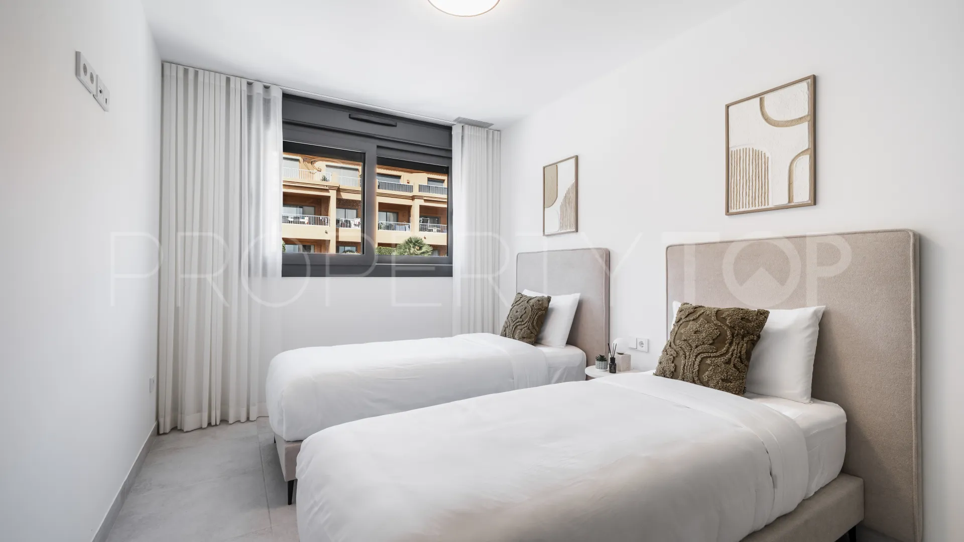 Estepona, Ático en venta de 3 dormitorios