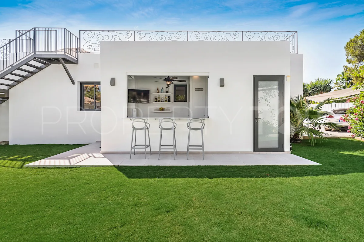 Guadalmina Baja, villa de 4 dormitorios en venta