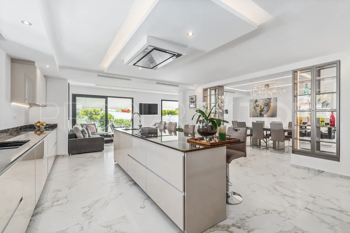 Guadalmina Baja, villa de 4 dormitorios en venta