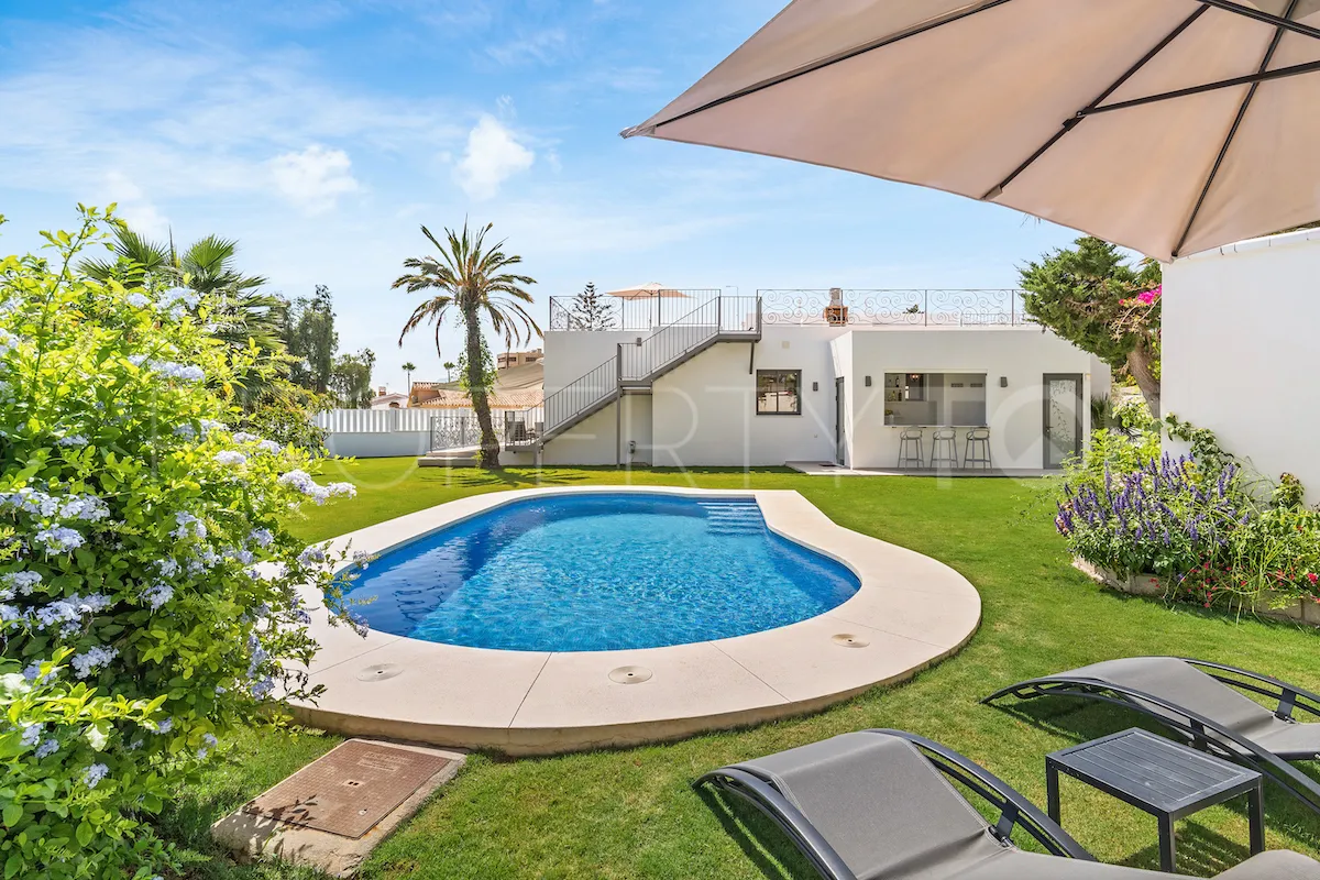 Guadalmina Baja, villa de 4 dormitorios en venta