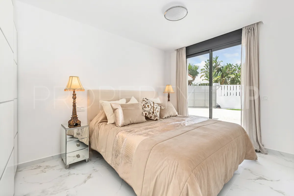 Guadalmina Baja, villa de 4 dormitorios en venta