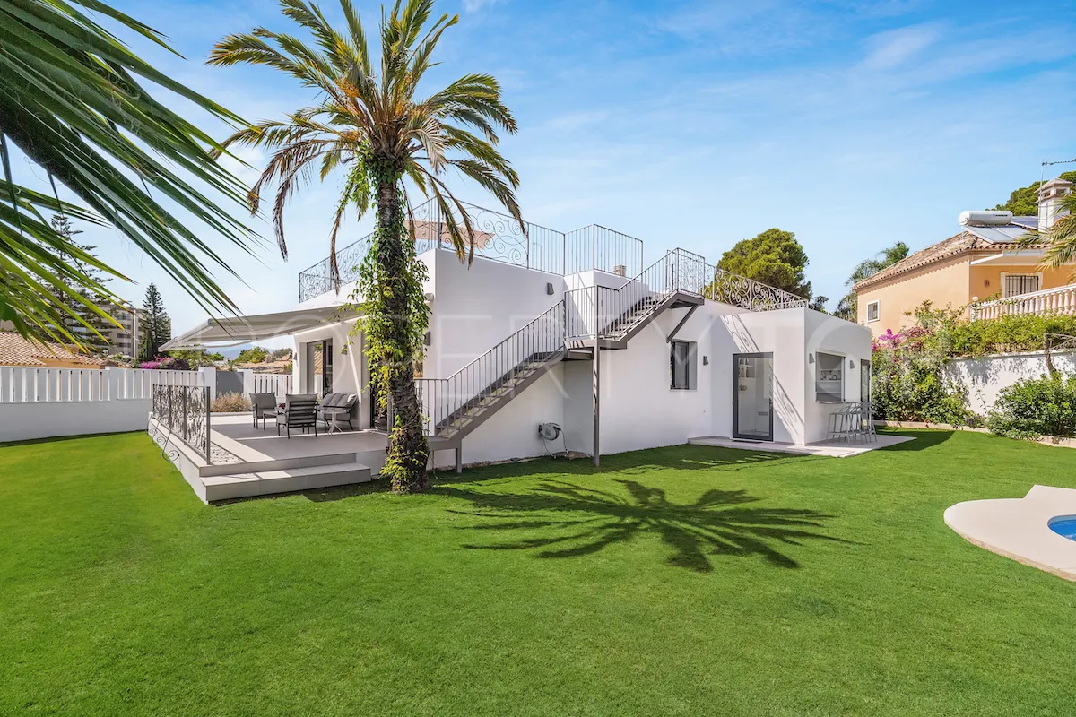 Guadalmina Baja, villa de 4 dormitorios en venta
