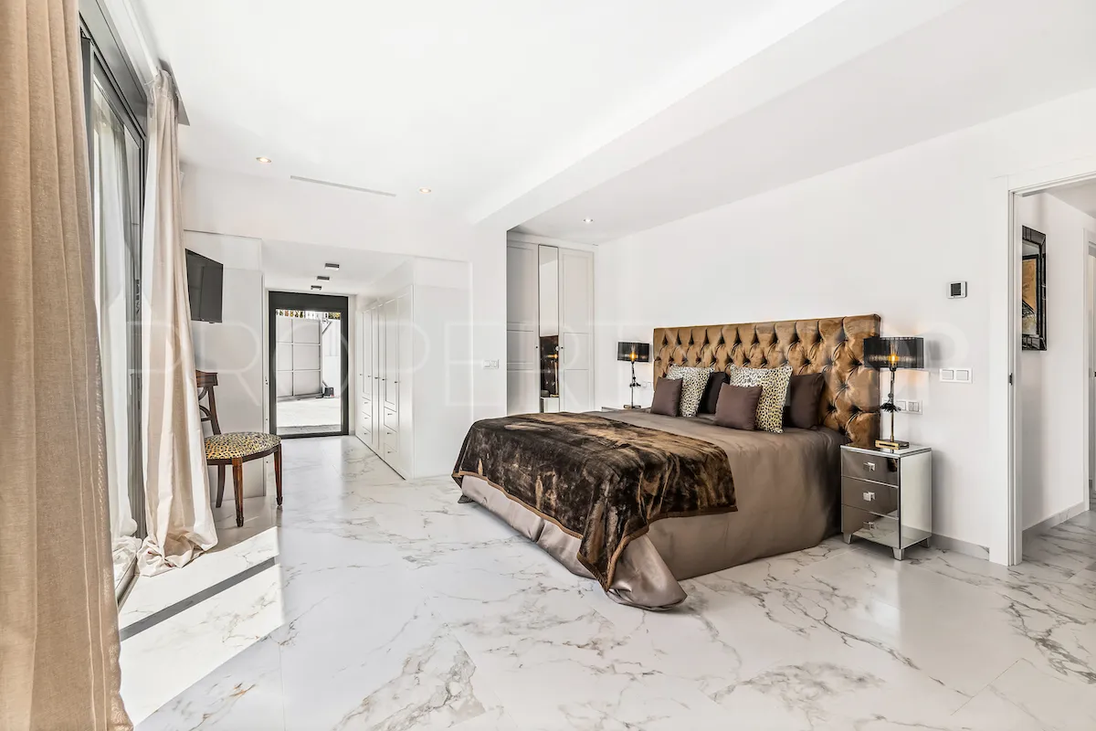 Guadalmina Baja, villa de 4 dormitorios en venta