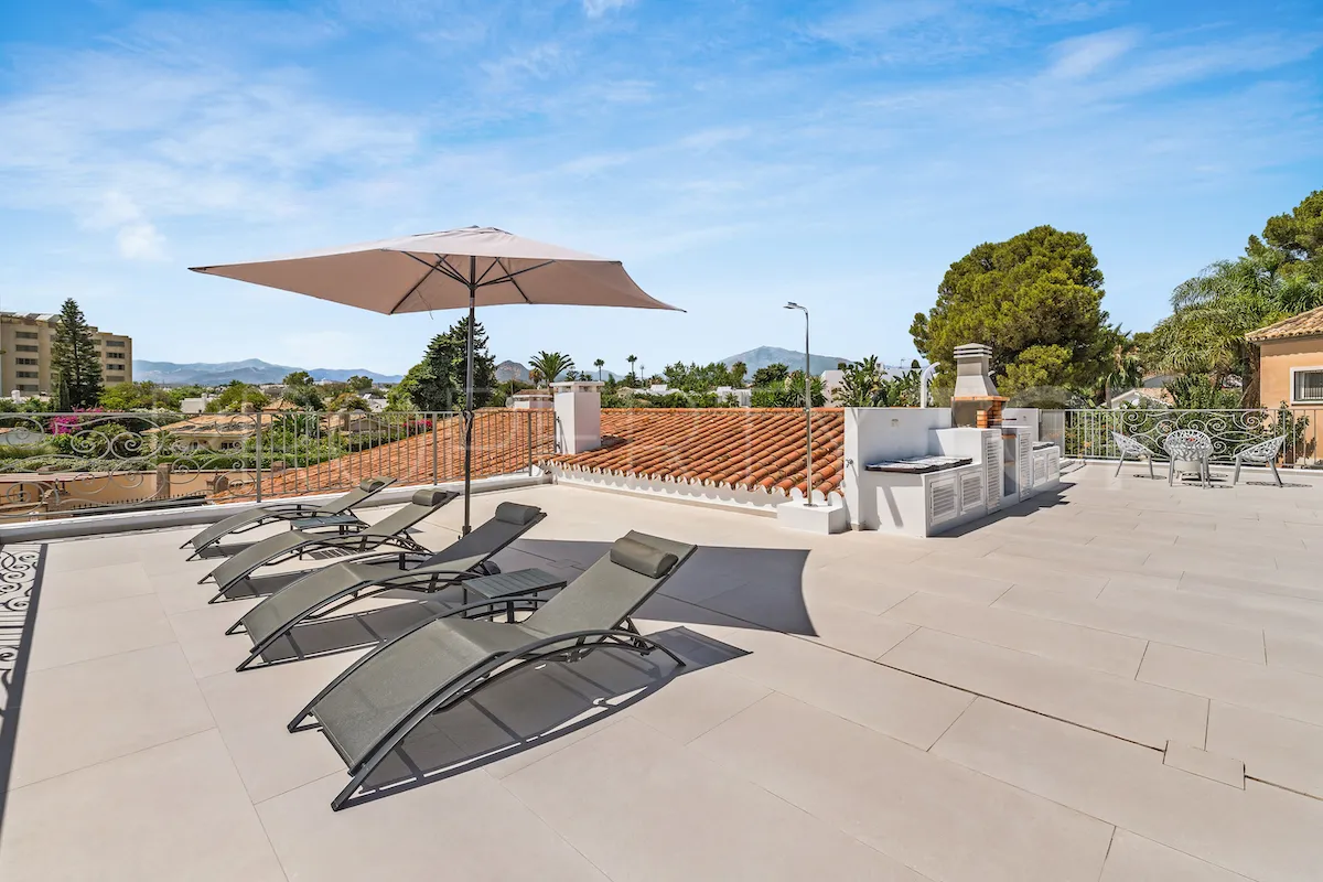 Guadalmina Baja, villa de 4 dormitorios en venta