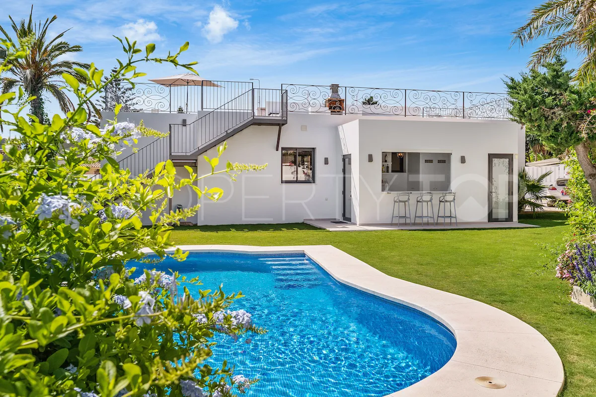 Guadalmina Baja, villa de 4 dormitorios en venta