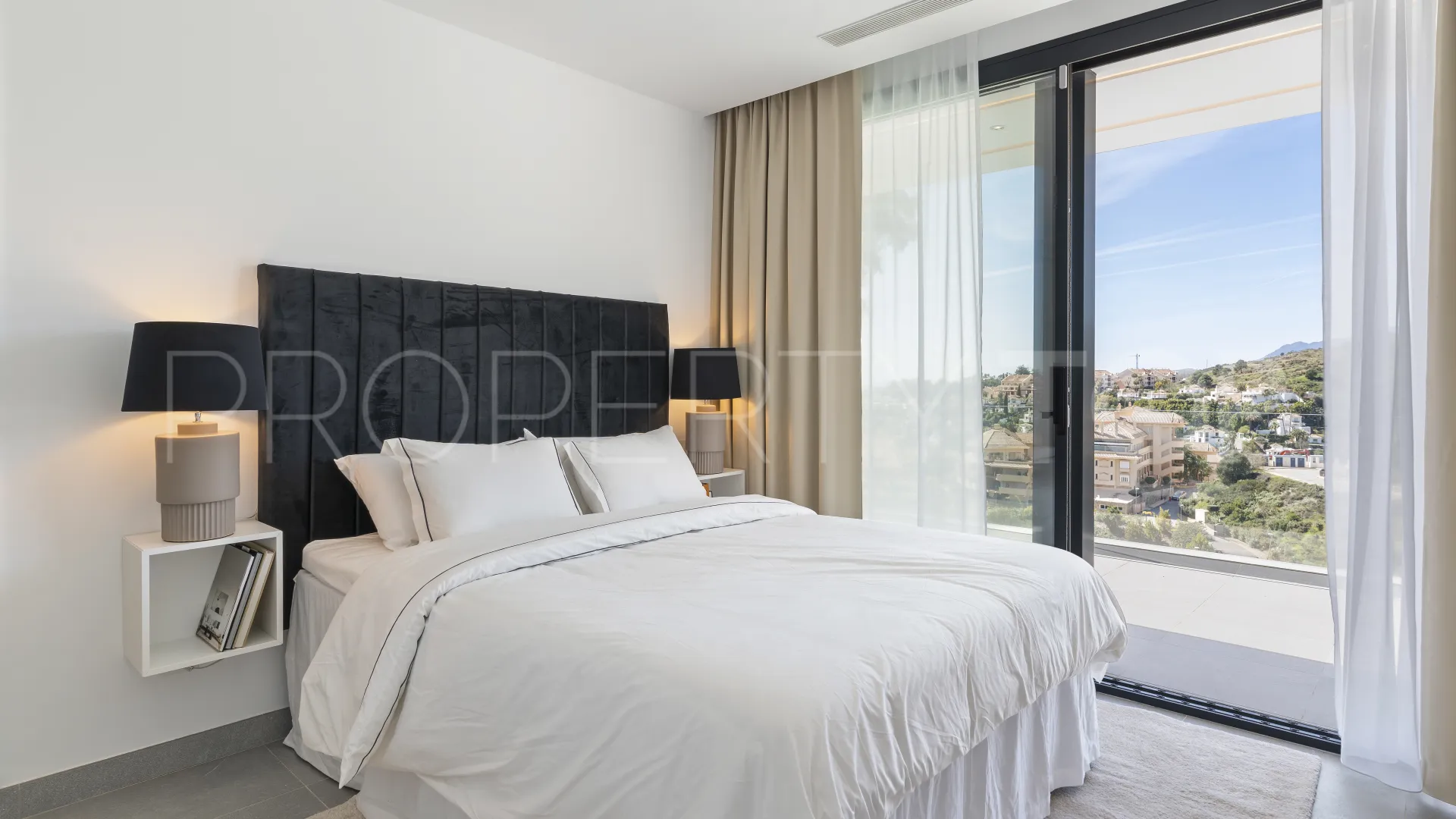 Nueva Andalucia, villa en venta con 5 dormitorios