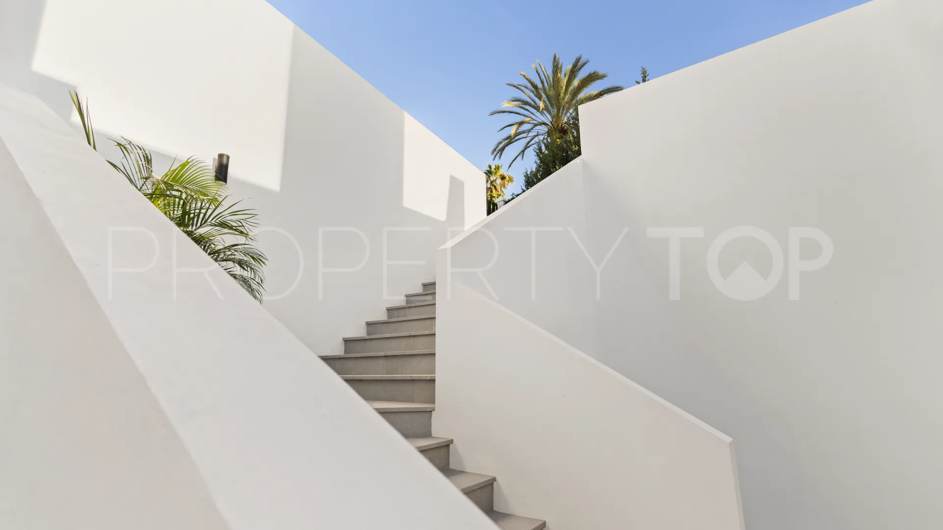 Nueva Andalucia, villa en venta con 5 dormitorios