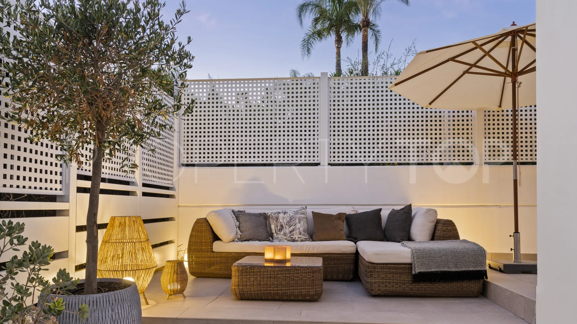 For sale town house in Marbella with 5 bedrooms