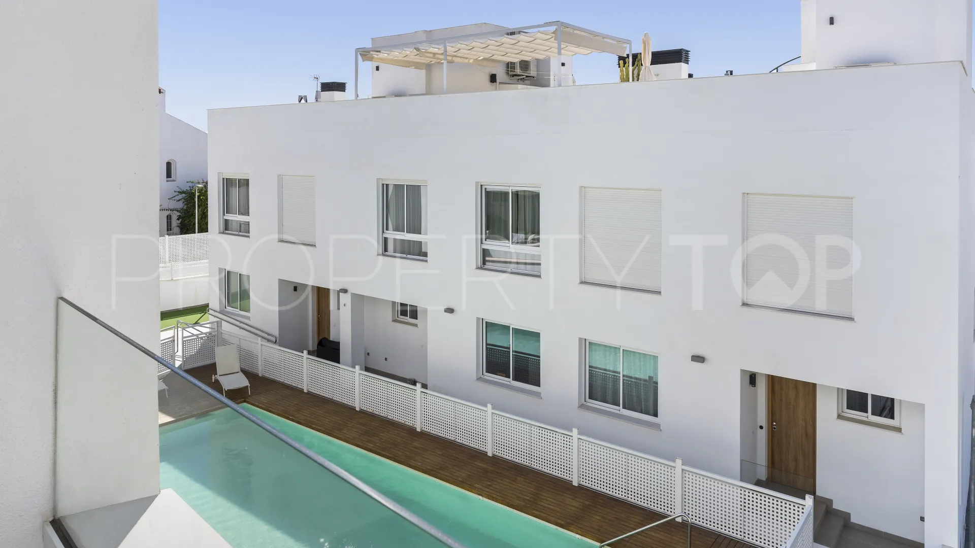 For sale town house in Marbella with 5 bedrooms