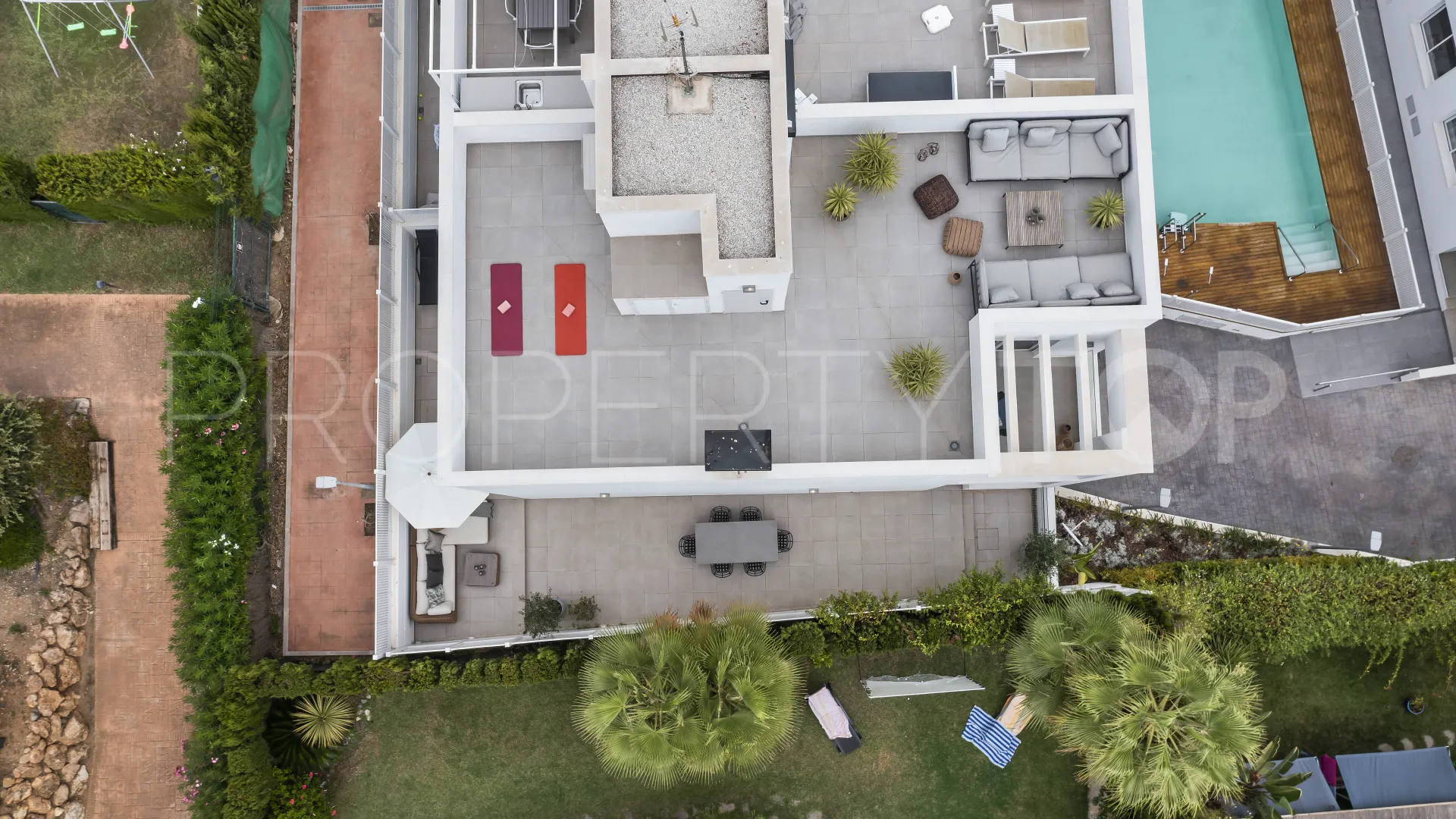For sale town house in Marbella with 5 bedrooms