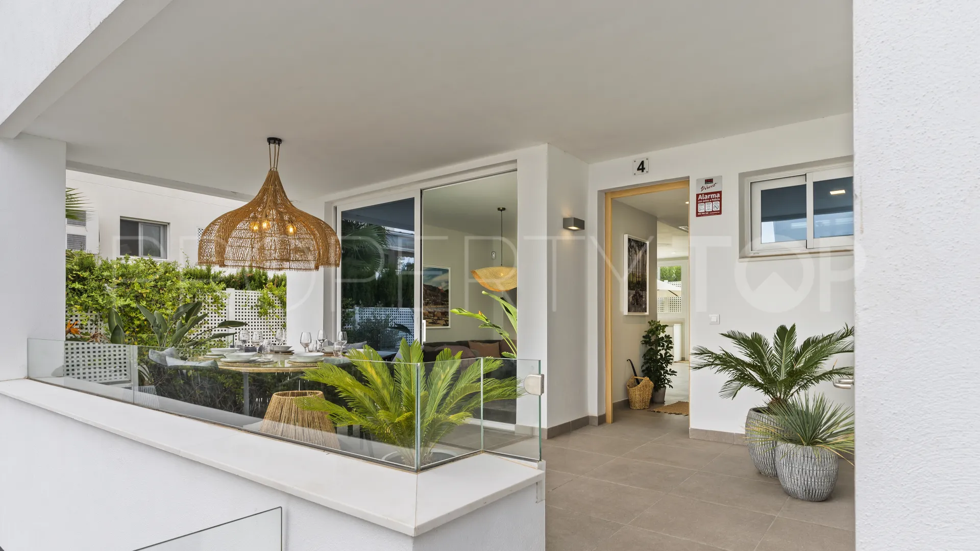 For sale town house in Marbella with 5 bedrooms