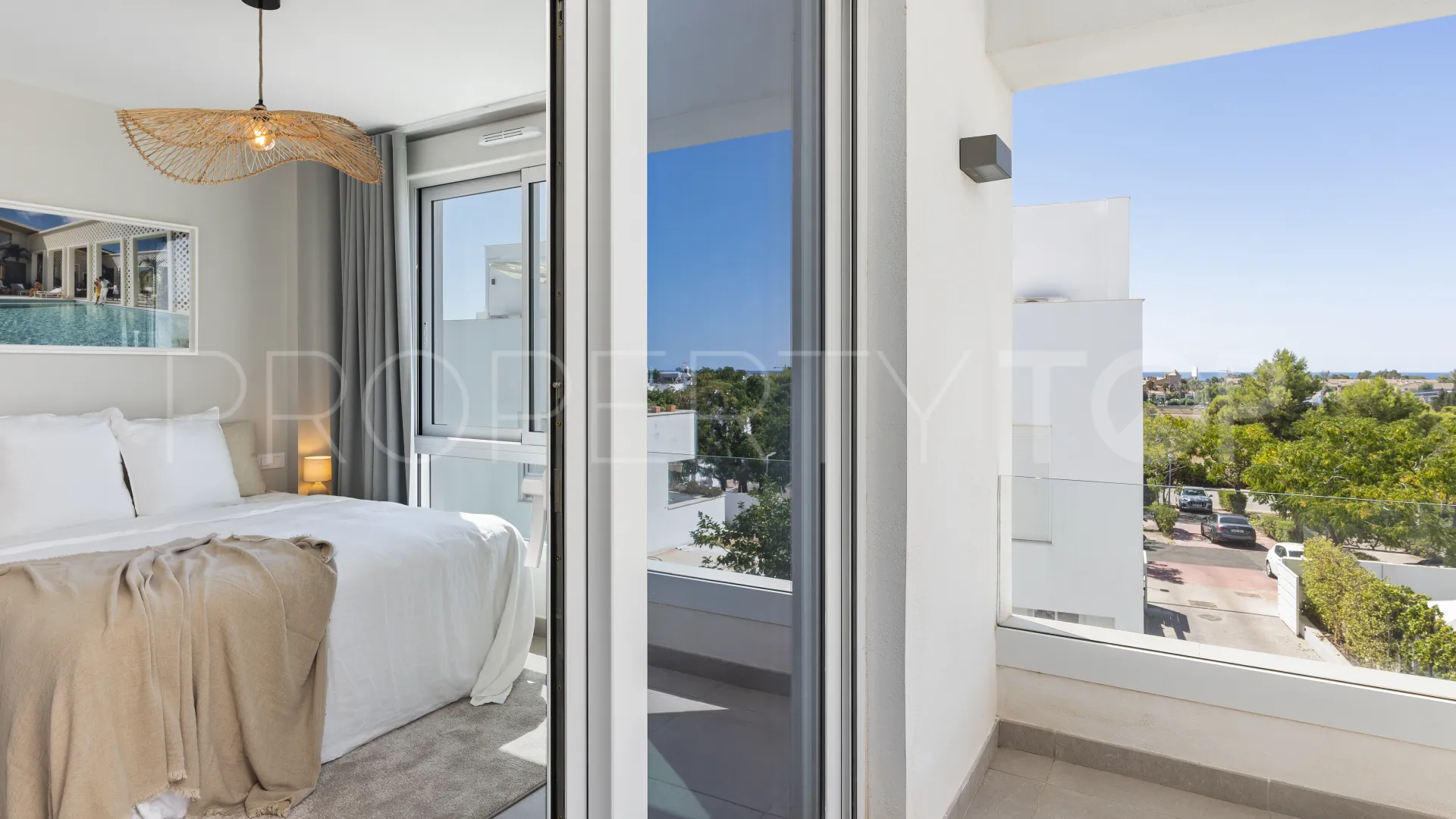 For sale town house in Marbella with 5 bedrooms