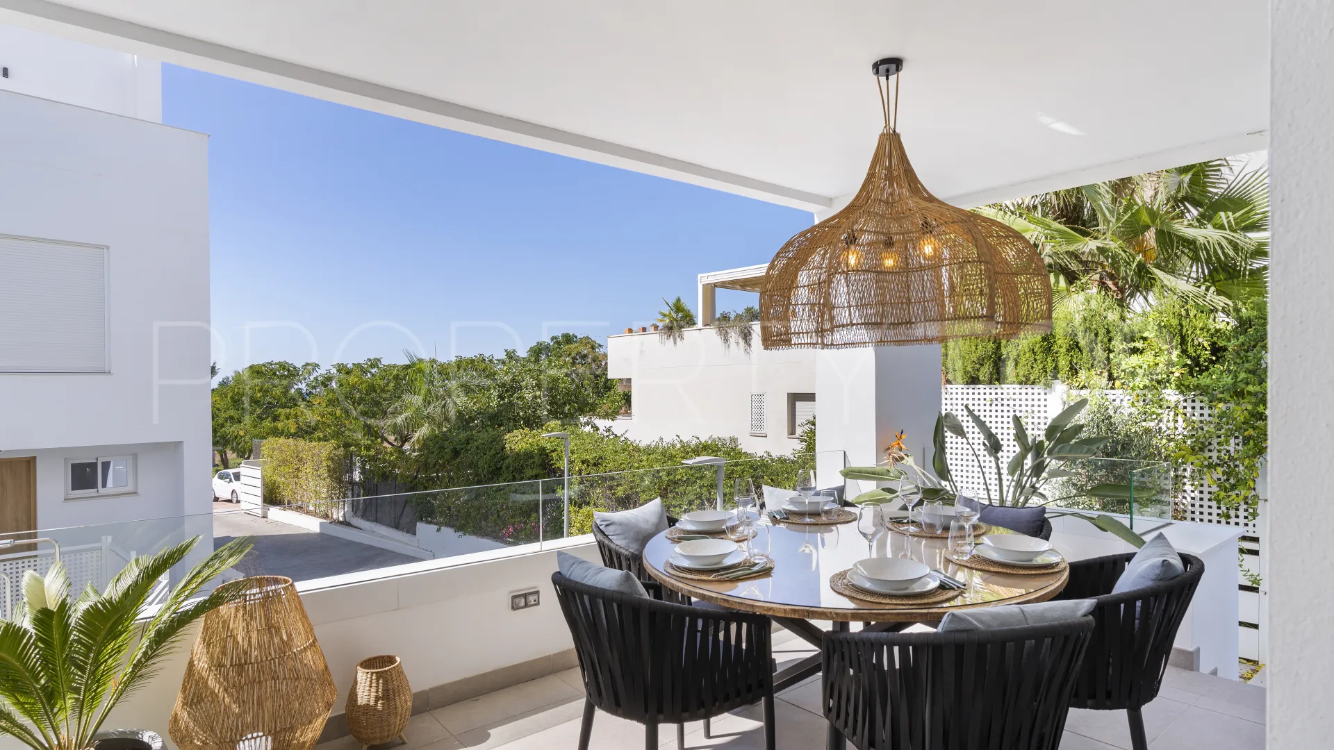 For sale town house in Marbella with 5 bedrooms