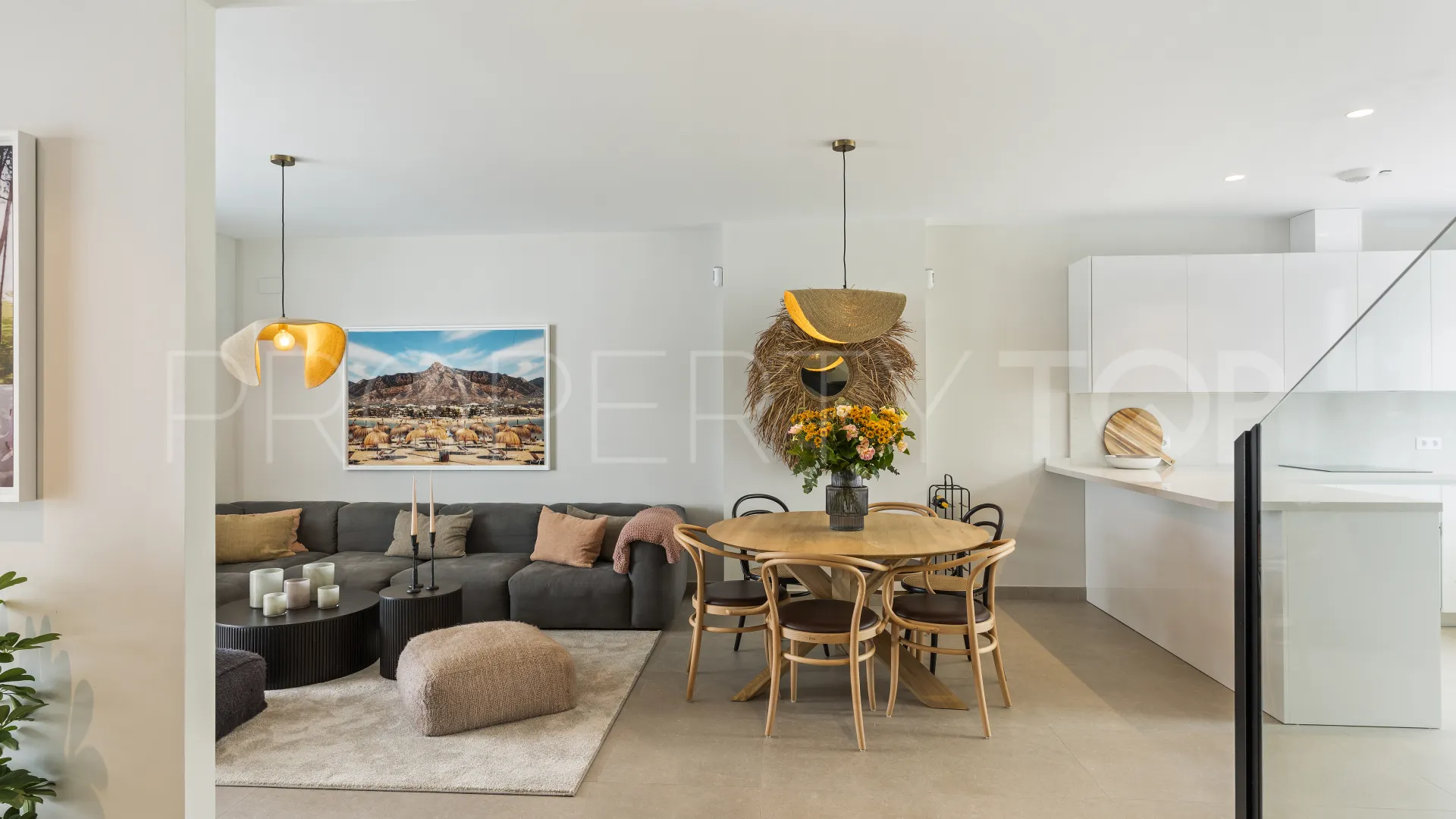 For sale town house in Marbella with 5 bedrooms